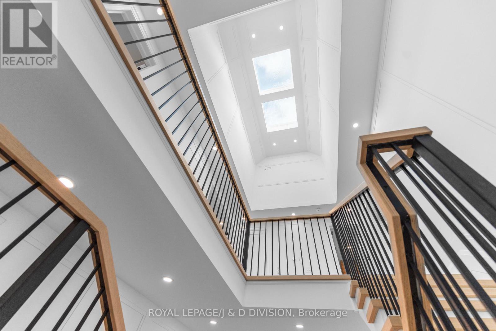 4 Pine Ridge Drive, Toronto, ON
