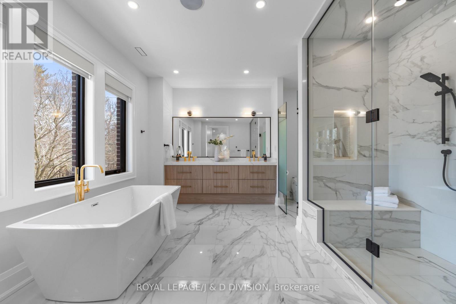 4 Pine Ridge Drive, Toronto, ON