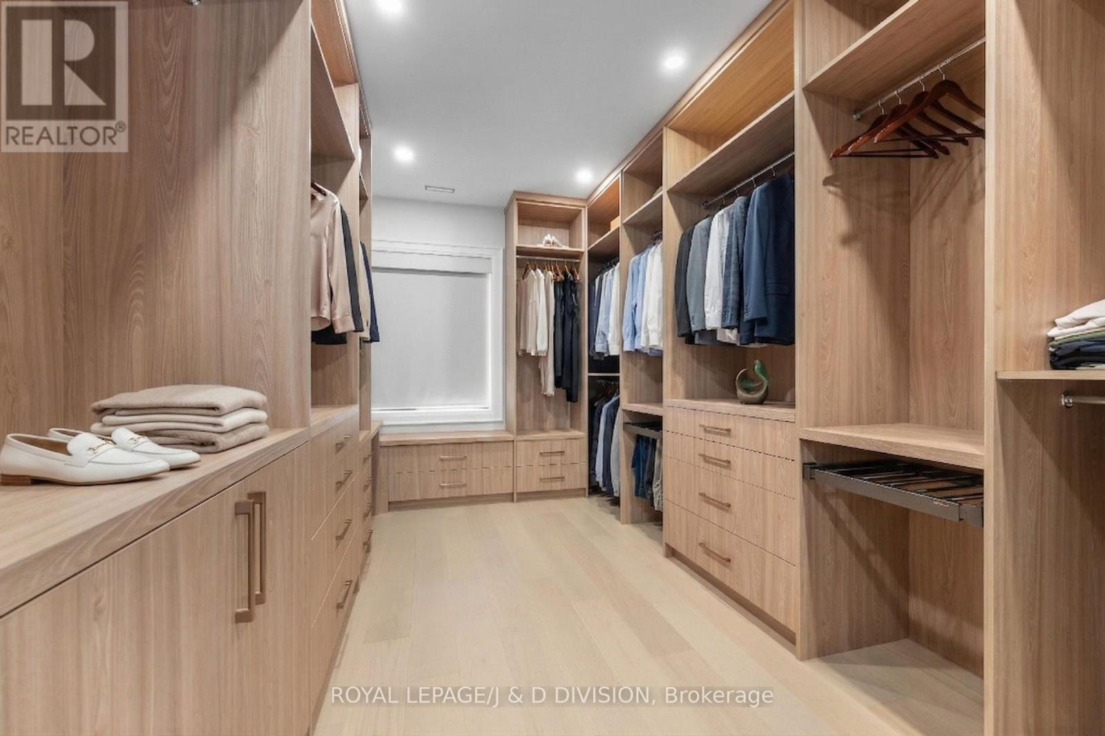 4 Pine Ridge Drive, Toronto, ON