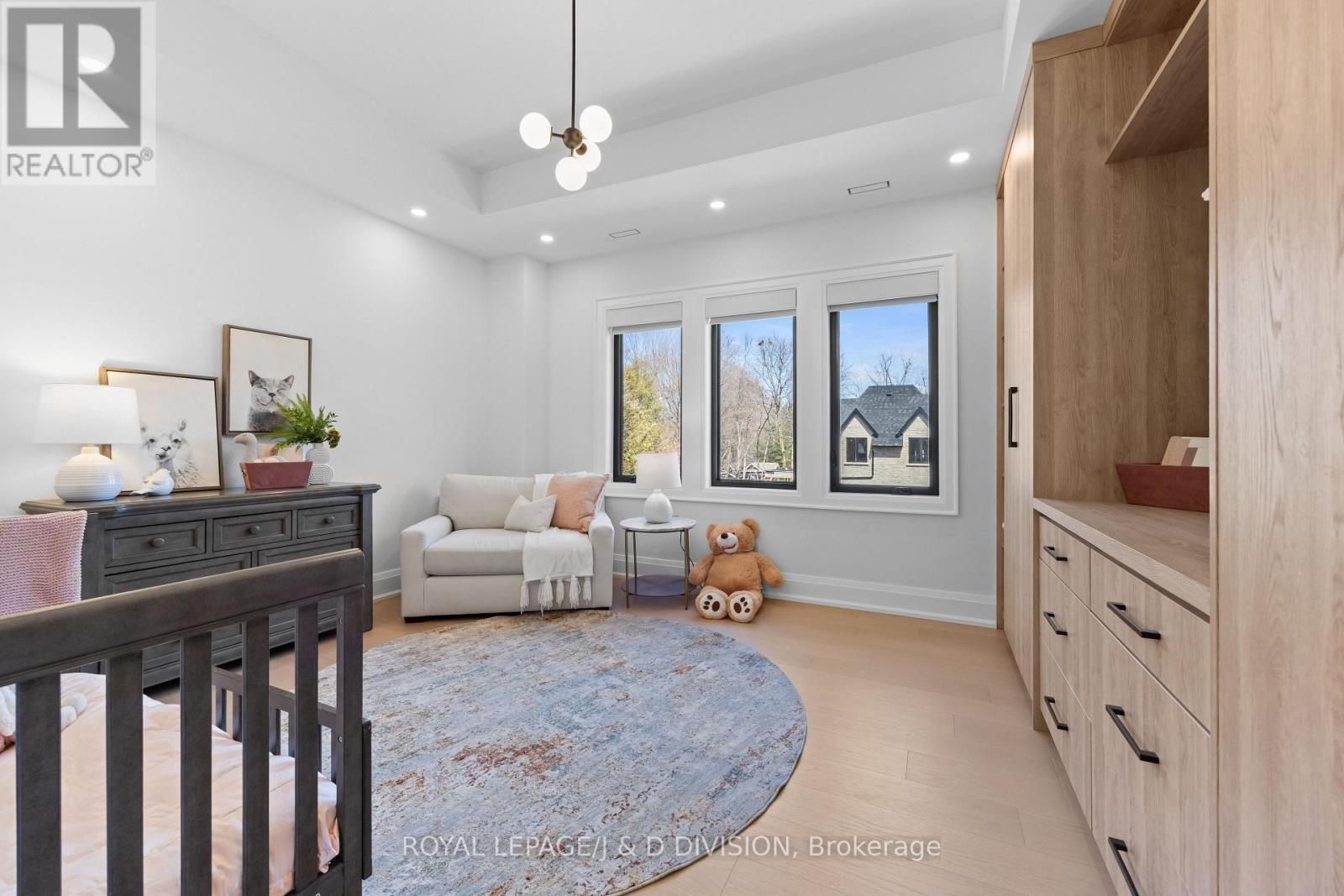 4 Pine Ridge Drive, Toronto, ON