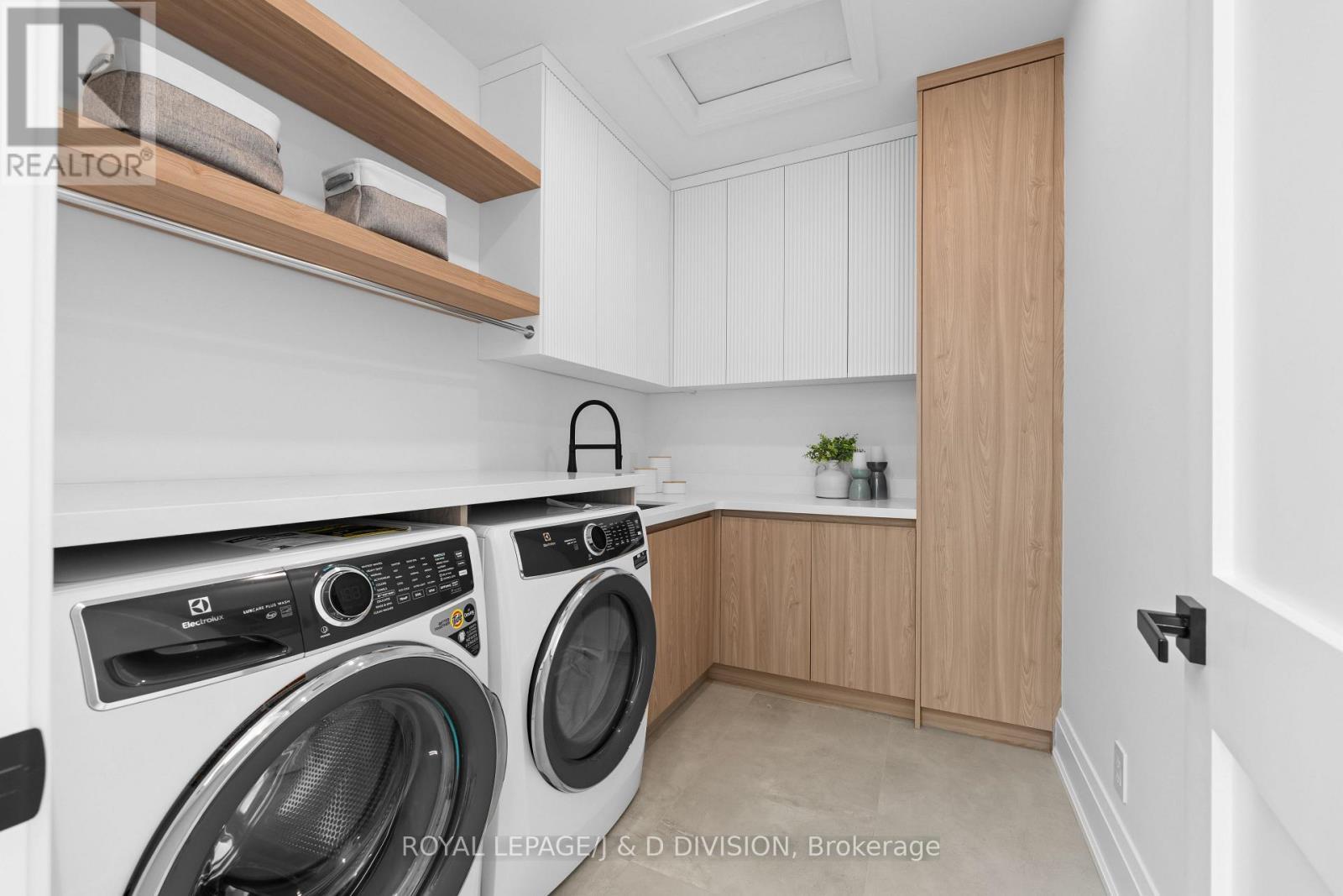 4 Pine Ridge Drive, Toronto, ON