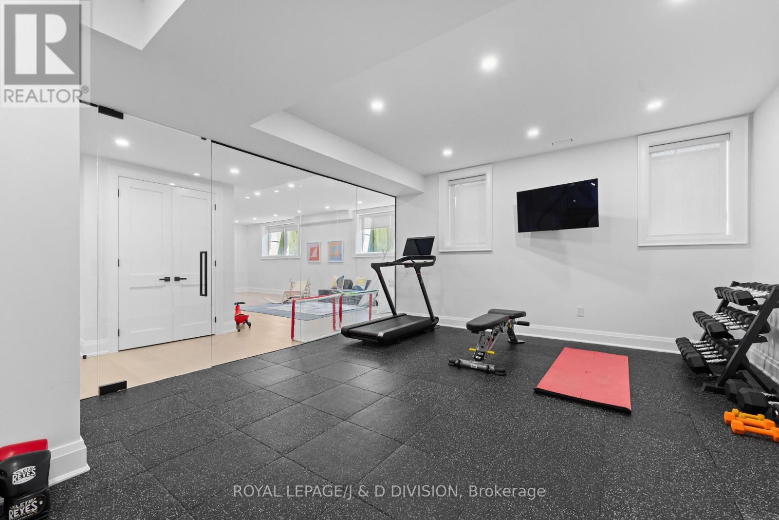 4 Pine Ridge Drive, Toronto, ON