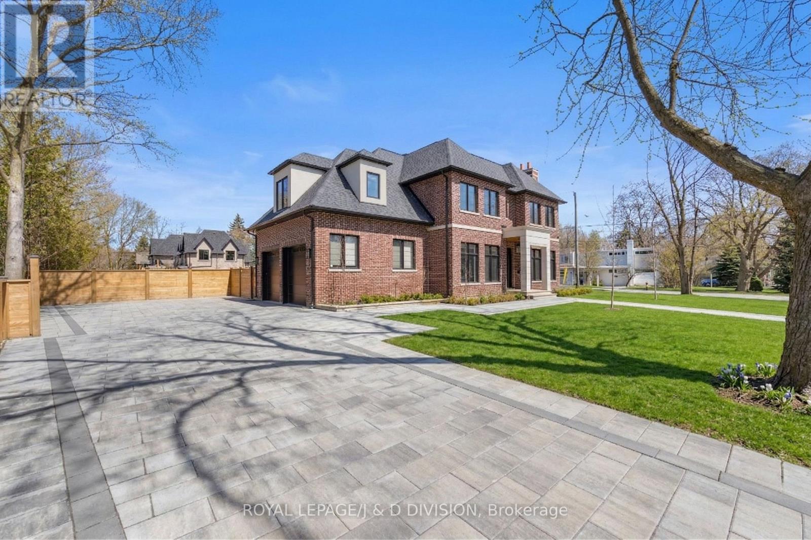 4 Pine Ridge Drive, Toronto, ON
