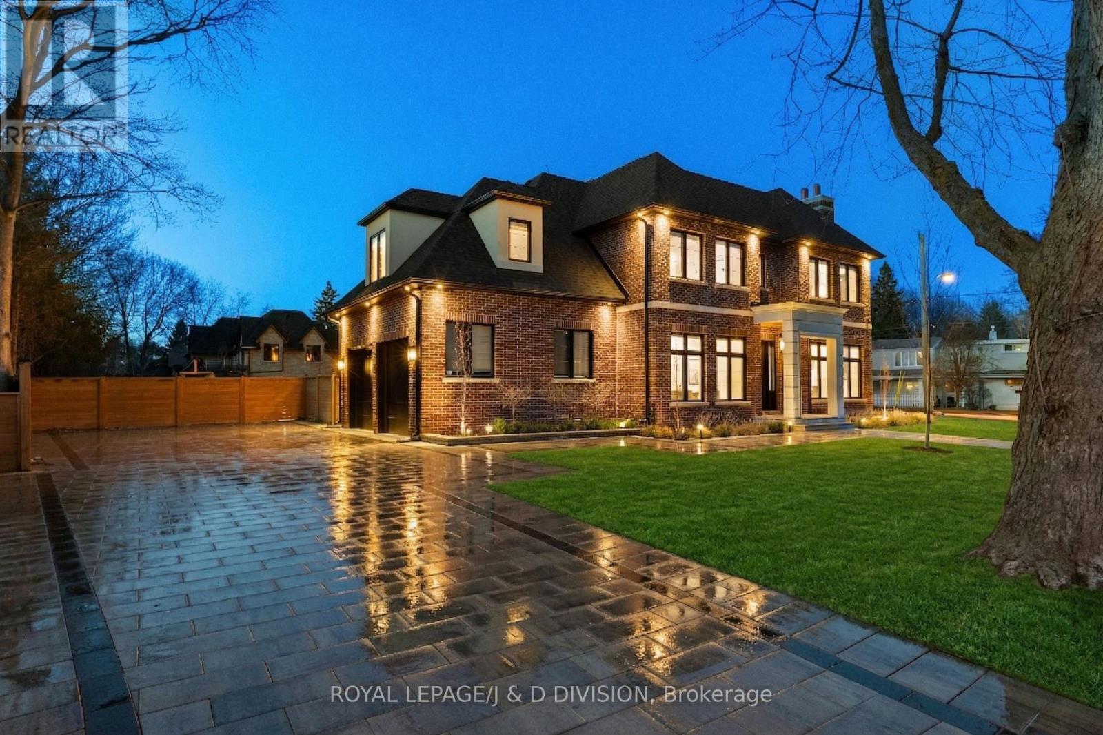 4 Pine Ridge Drive, Toronto, ON