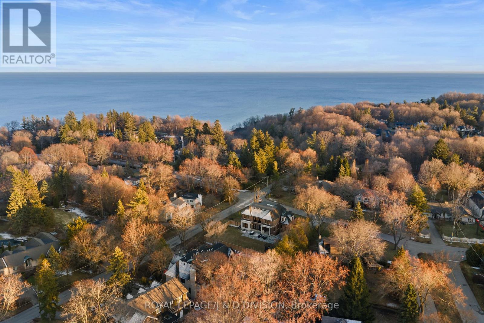 4 Pine Ridge Drive, Toronto, ON
