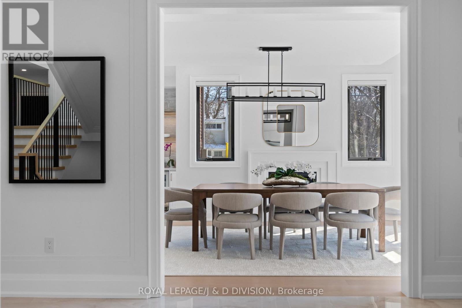 4 Pine Ridge Drive, Toronto, ON
