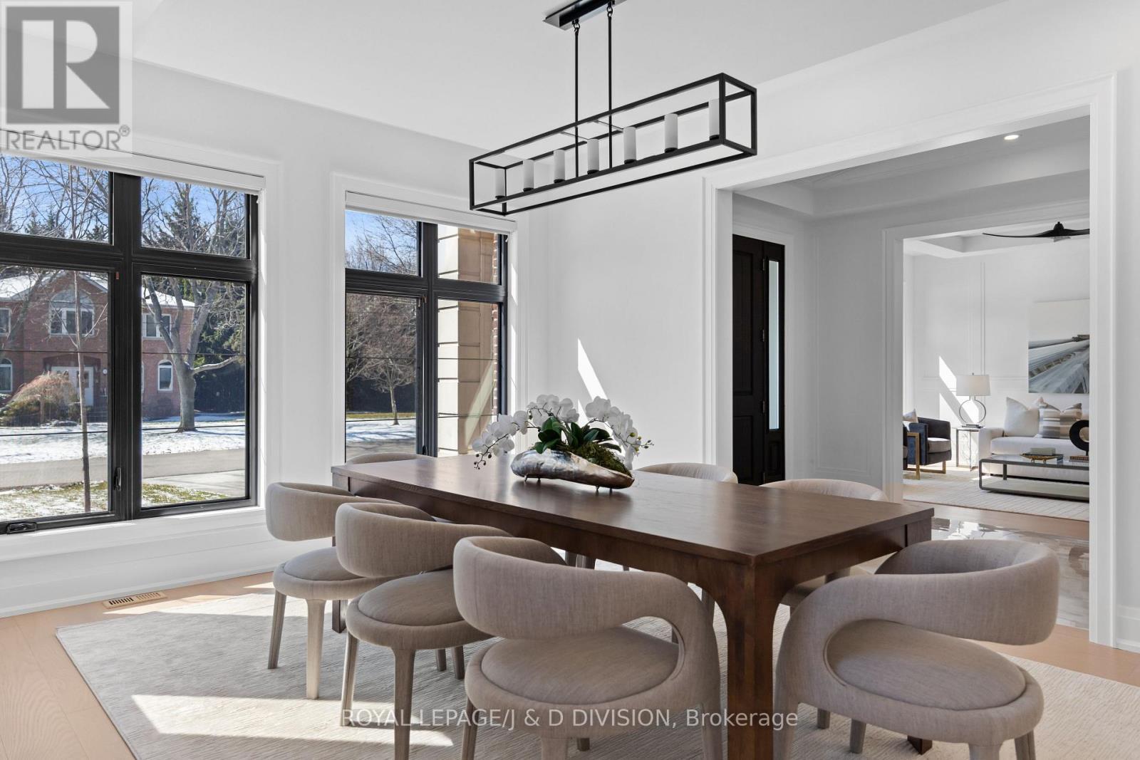 4 Pine Ridge Drive, Toronto, ON