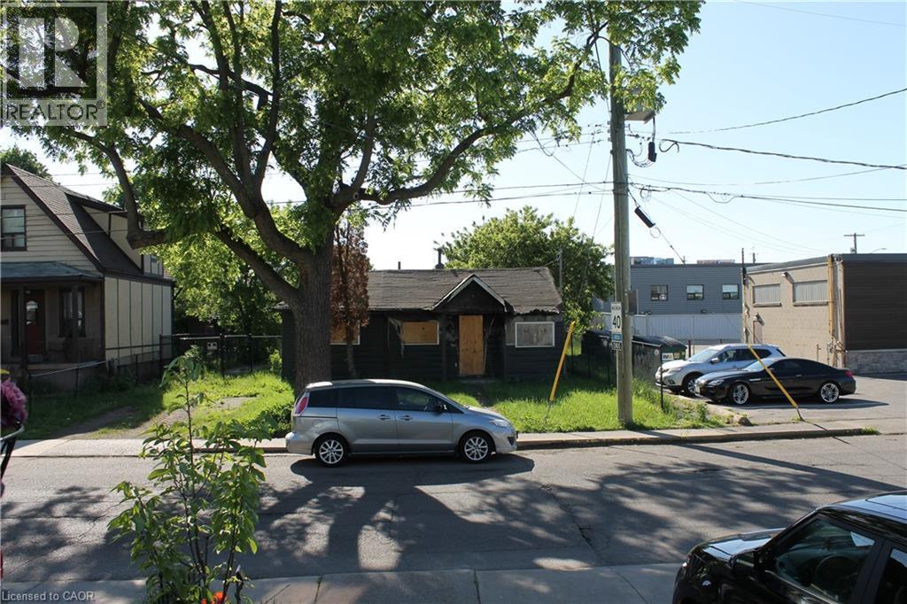 127 Robins Avenue, Hamilton, ON