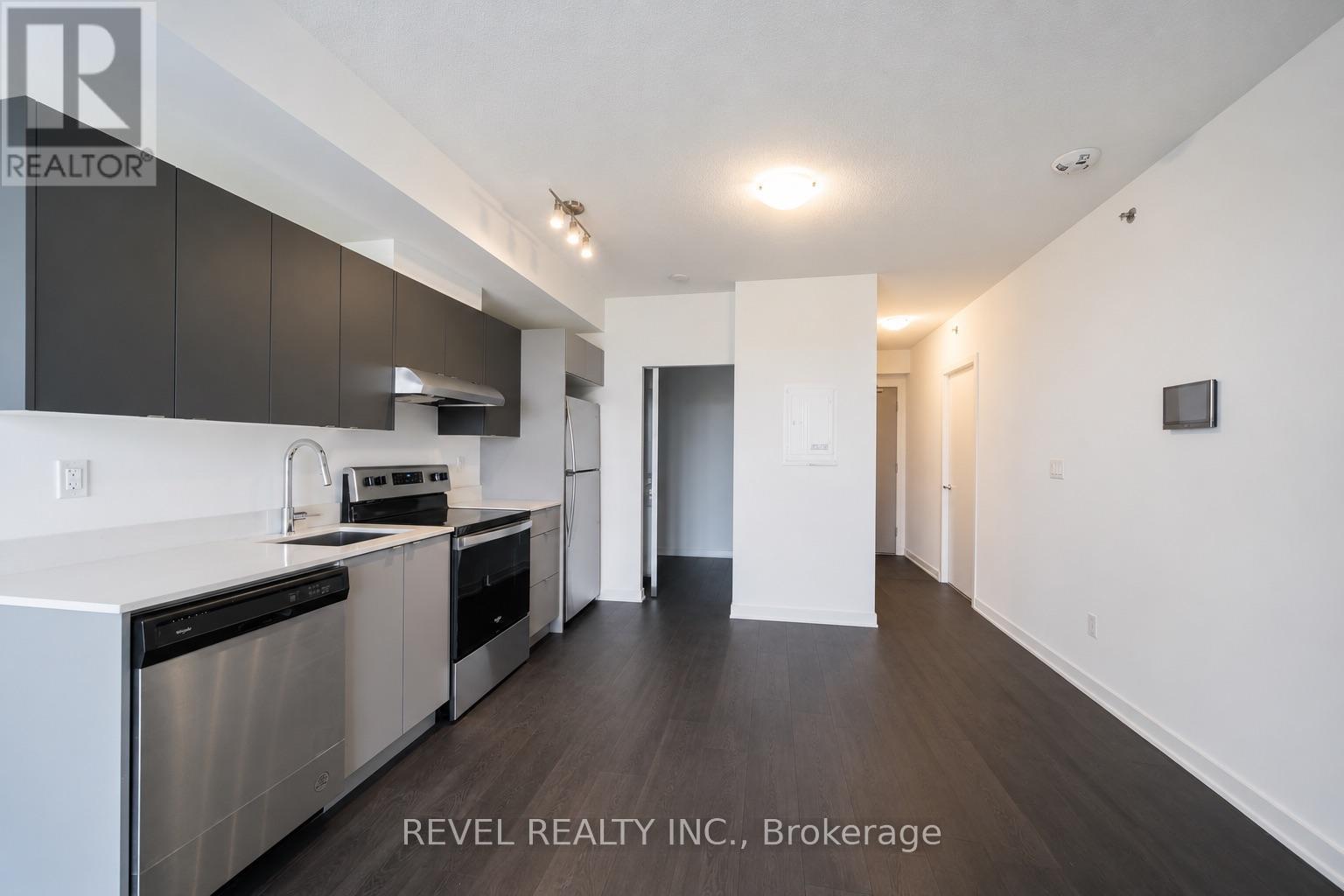 A223 - 3210 Dakota Common, Burlington, ON - Indoor Photo Showing Kitchen With Stainless Steel Kitchen