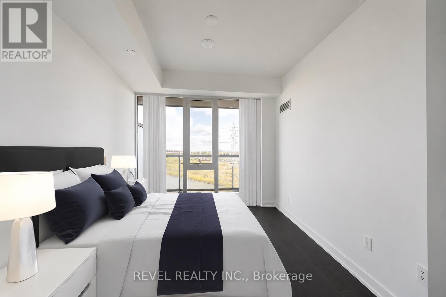 A223 - 3210 Dakota Common, Burlington, ON - Indoor Photo Showing Bedroom