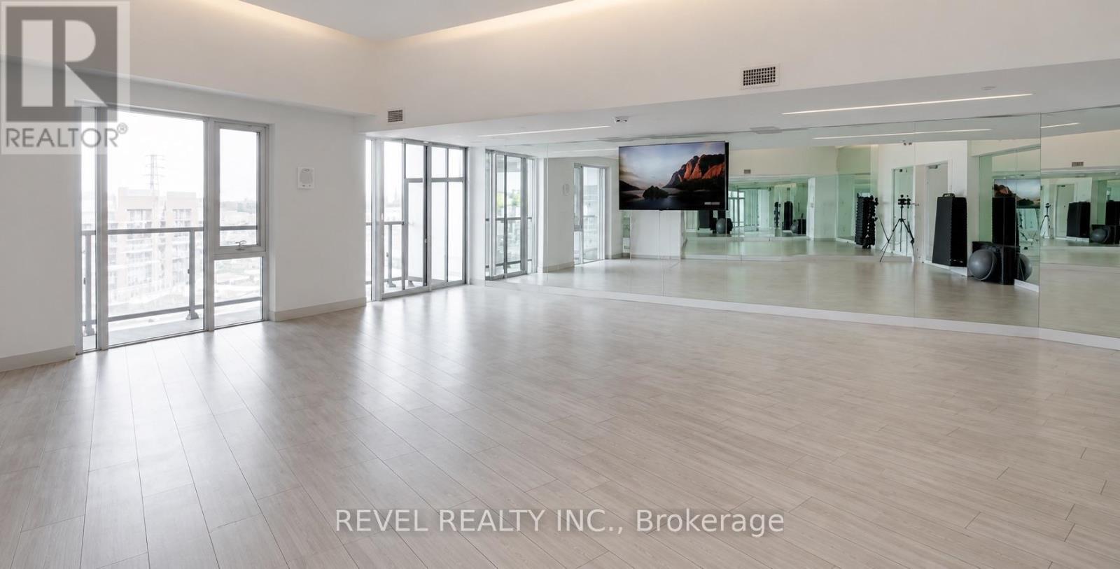 A223 - 3210 Dakota Common, Burlington, ON - Indoor Photo Showing Other Room