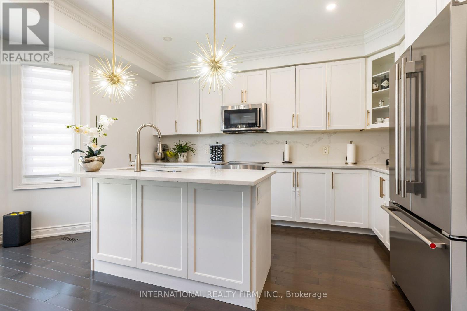 Kitchen - 233 Etheridge Avenue, Milton, ON