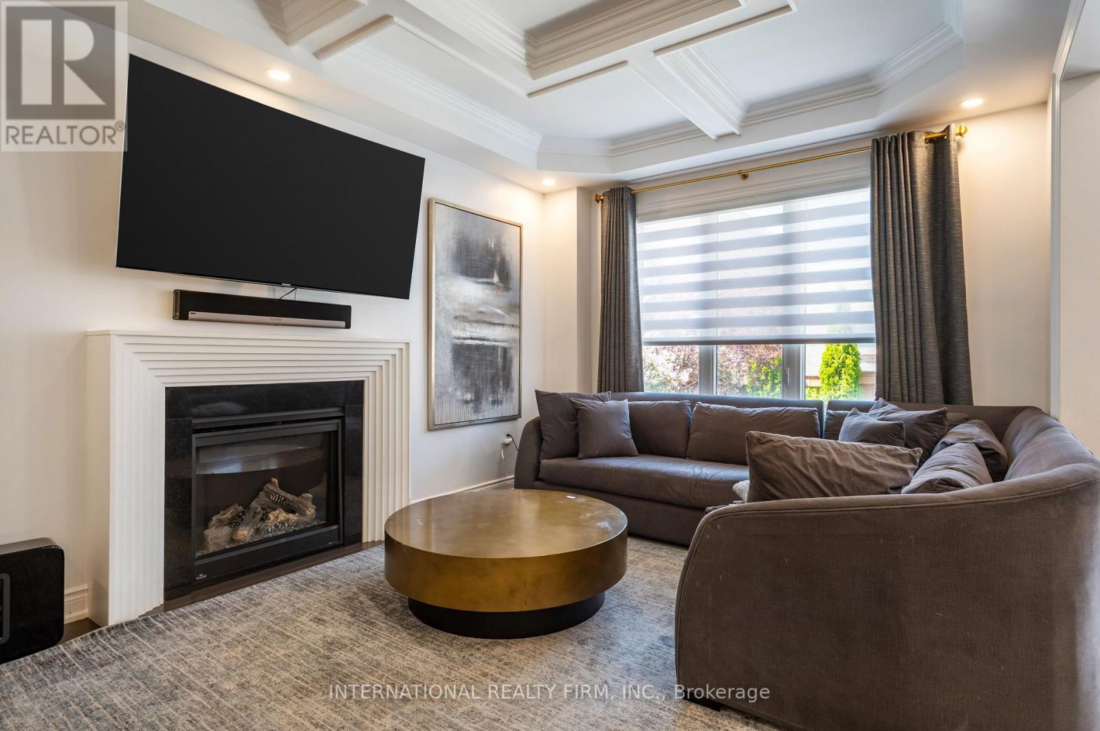Family Room - 233 Etheridge Avenue, Milton, ON