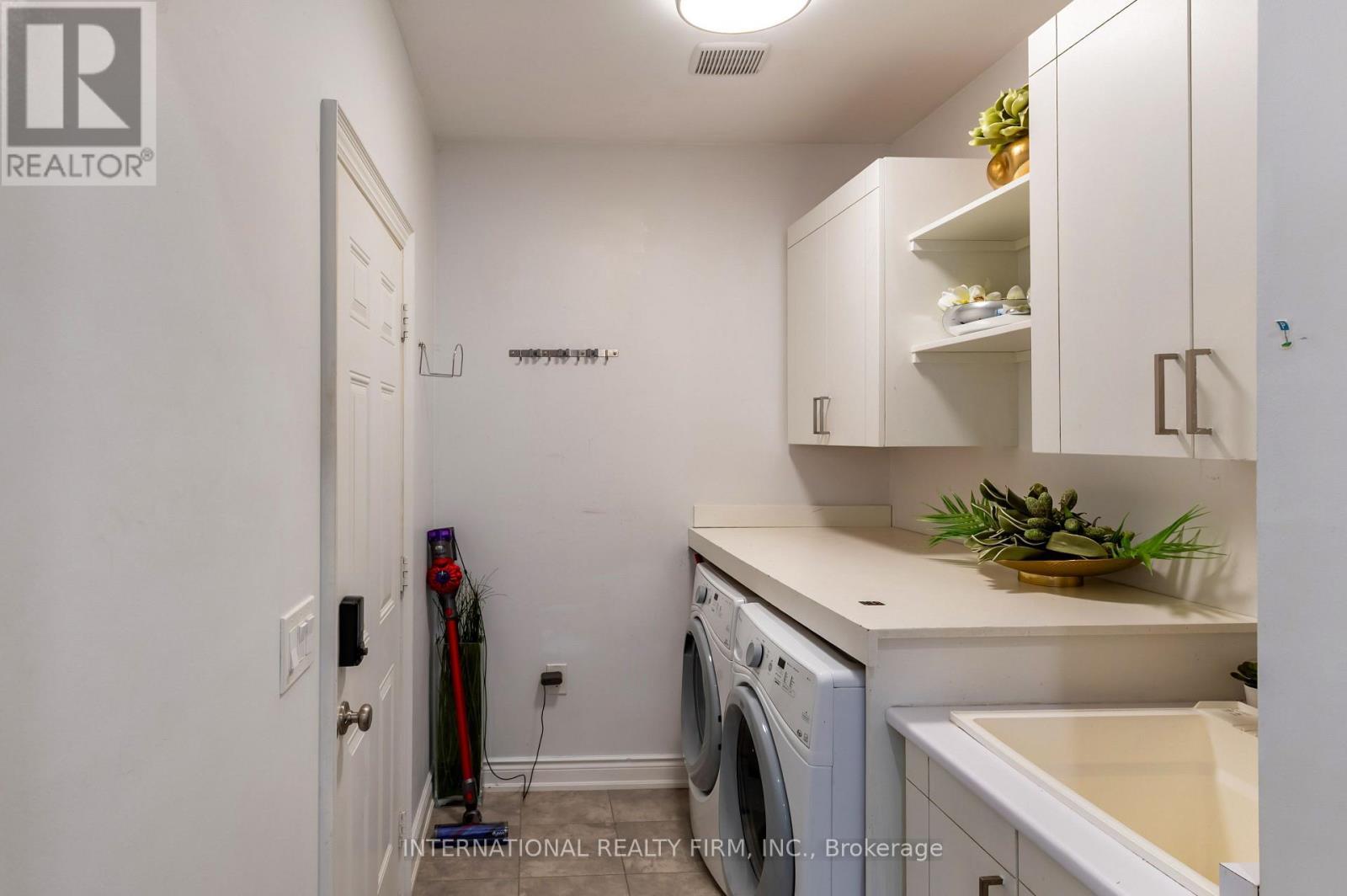 Laundry - 233 Etheridge Avenue, Milton, ON