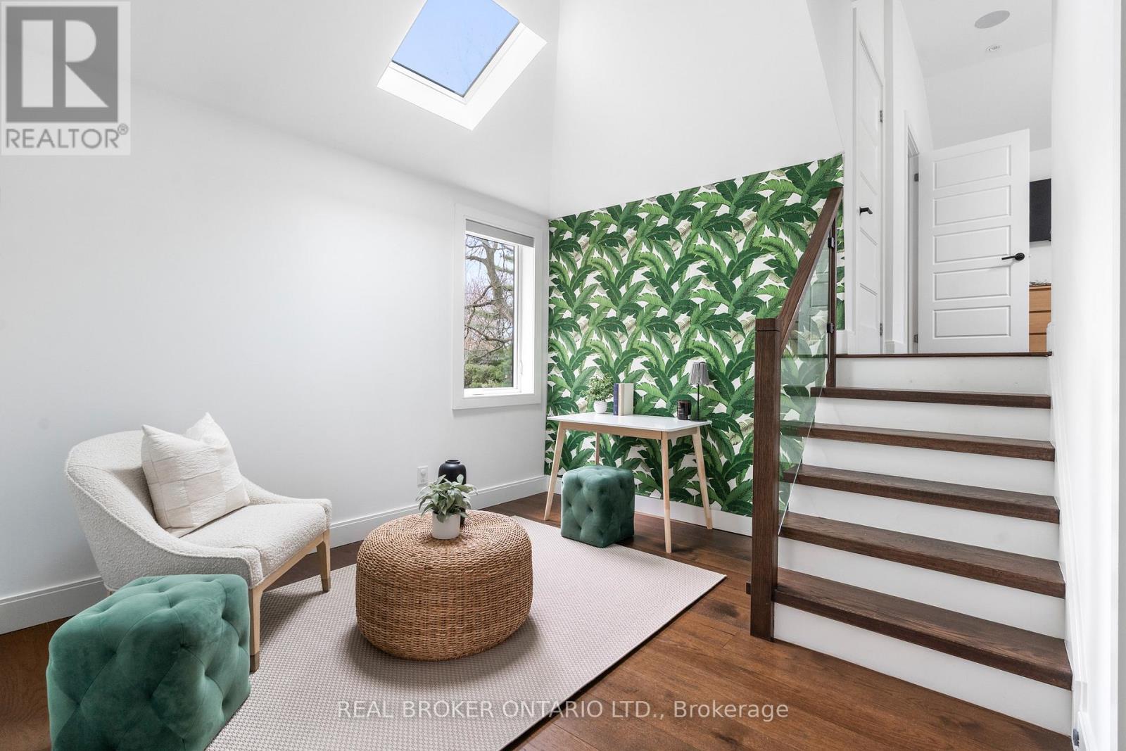 17 Old Oak Road, Toronto, ON