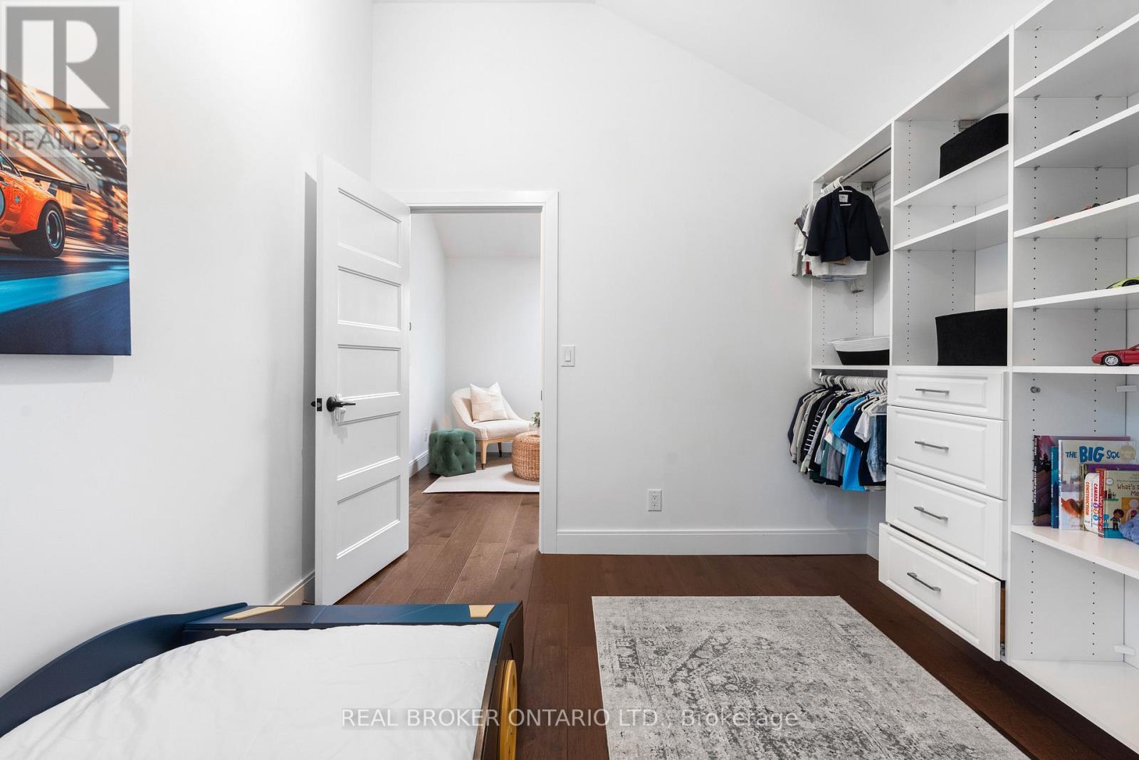 17 Old Oak Road, Toronto, ON