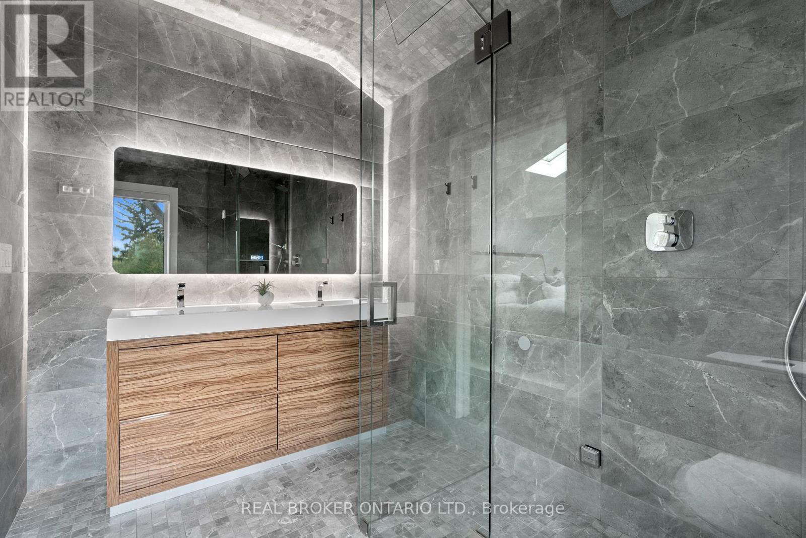 17 Old Oak Road, Toronto, ON