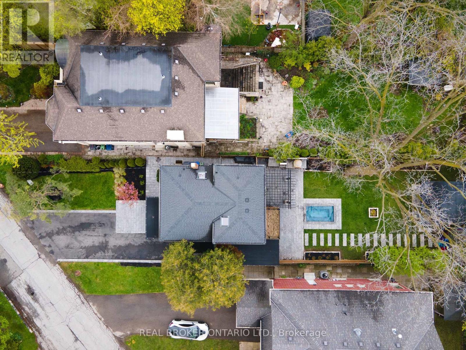 17 Old Oak Road, Toronto, ON