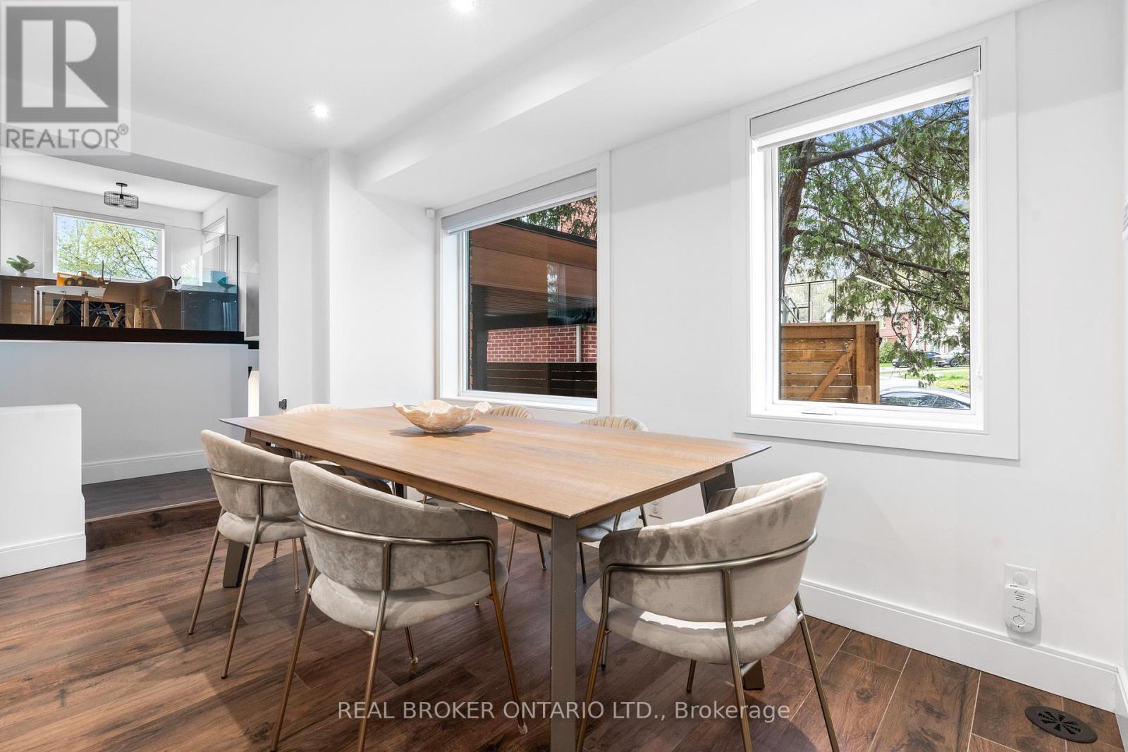 17 Old Oak Road, Toronto, ON