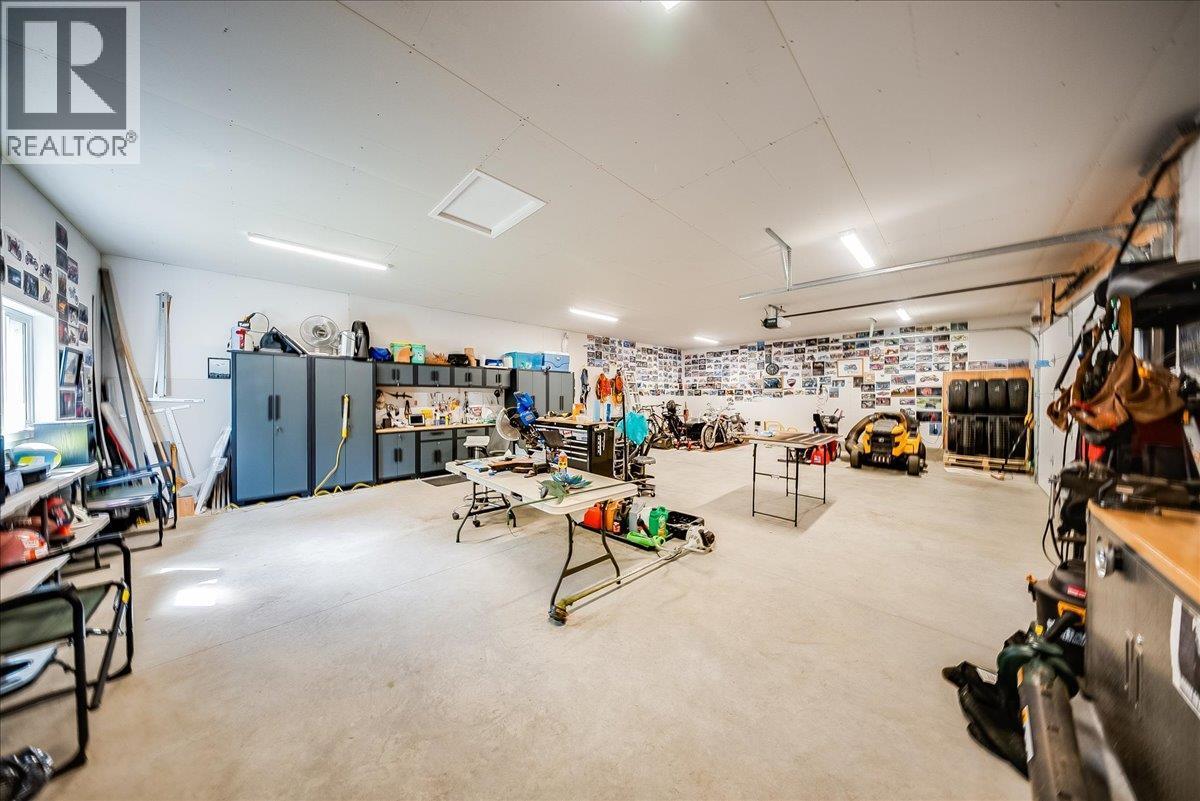 1545 Columbia Road, Ootischenia, BC