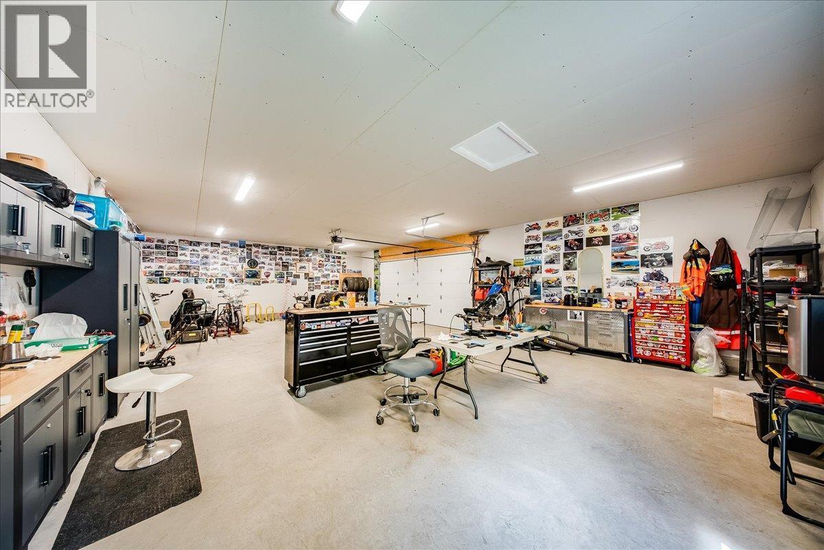 1545 Columbia Road, Ootischenia, BC