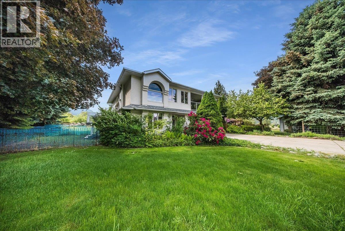 1545 Columbia Road, Ootischenia, BC