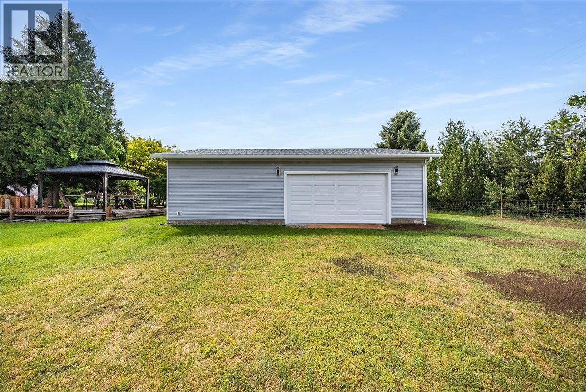 1545 Columbia Road, Ootischenia, BC