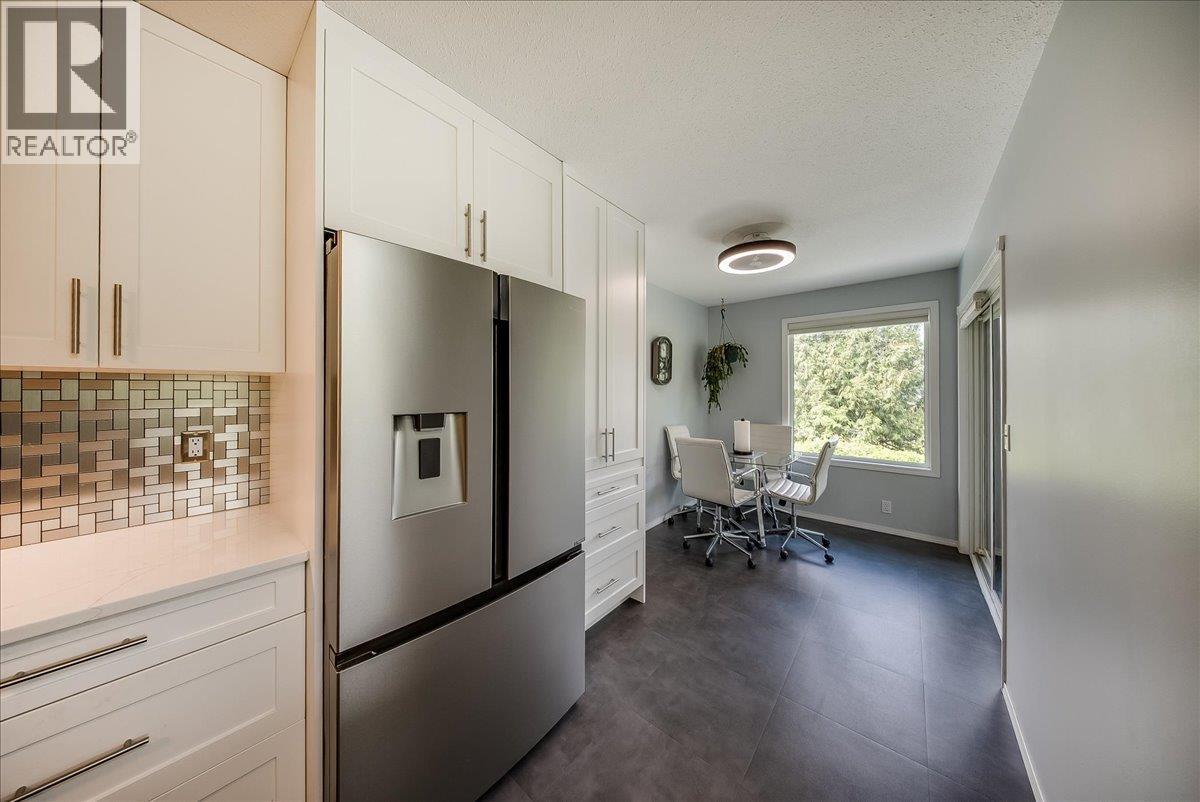 1545 Columbia Road, Ootischenia, BC