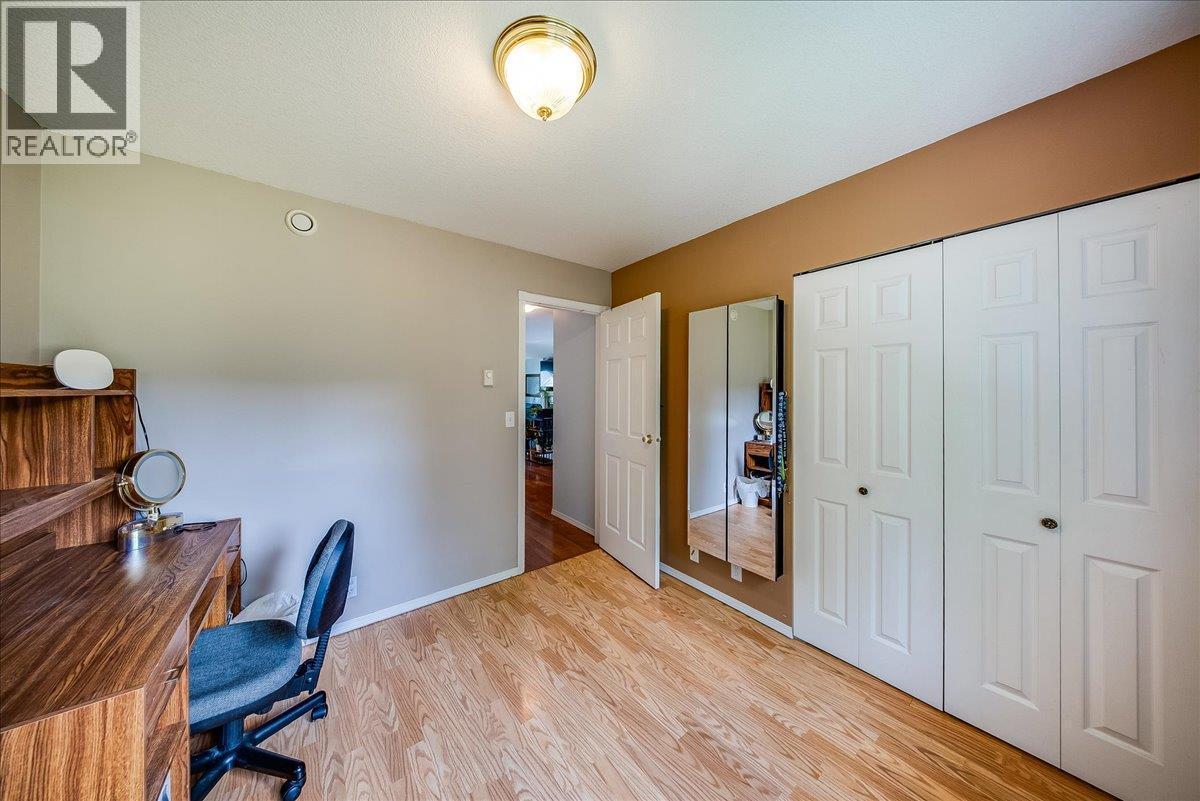 1545 Columbia Road, Ootischenia, BC