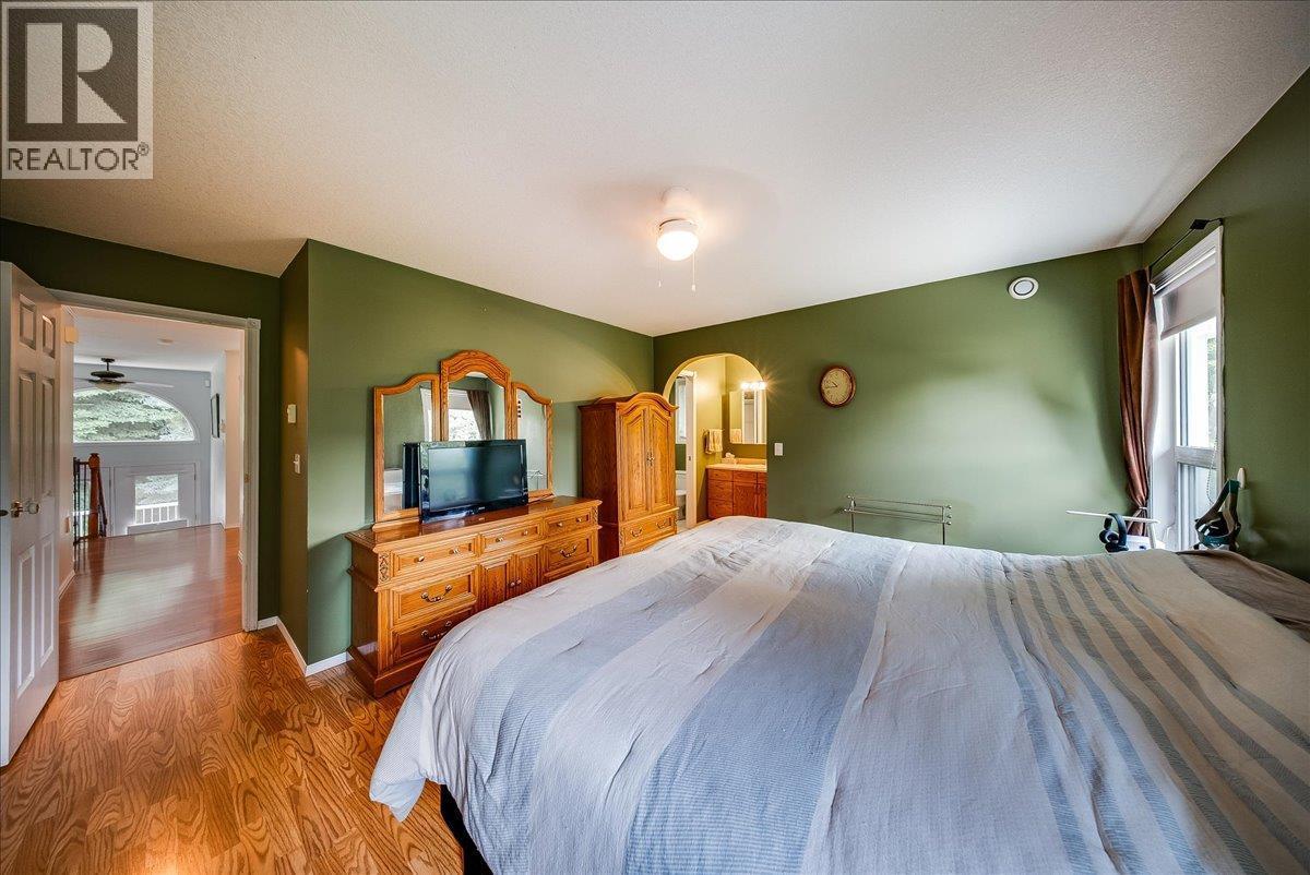 1545 Columbia Road, Ootischenia, BC