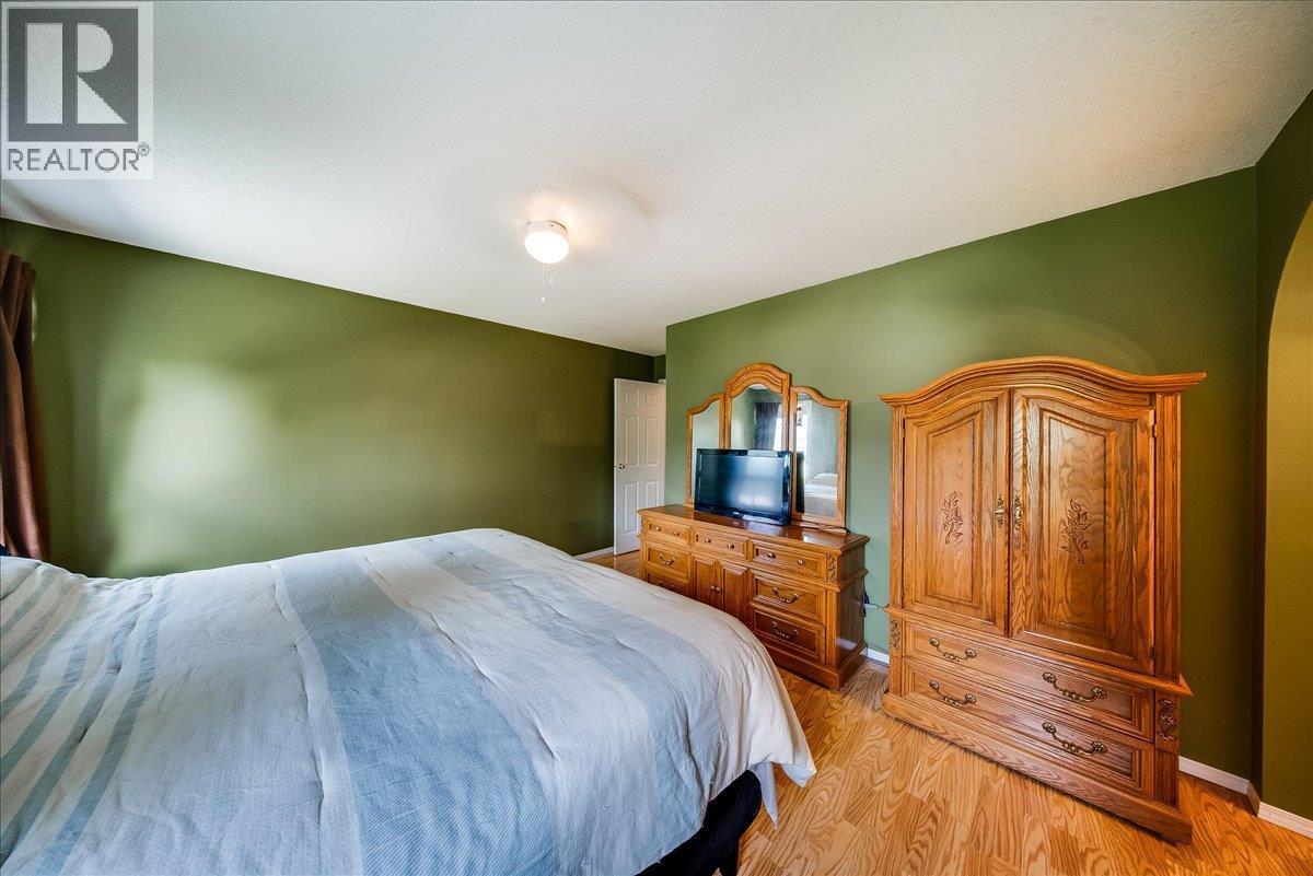 1545 Columbia Road, Ootischenia, BC