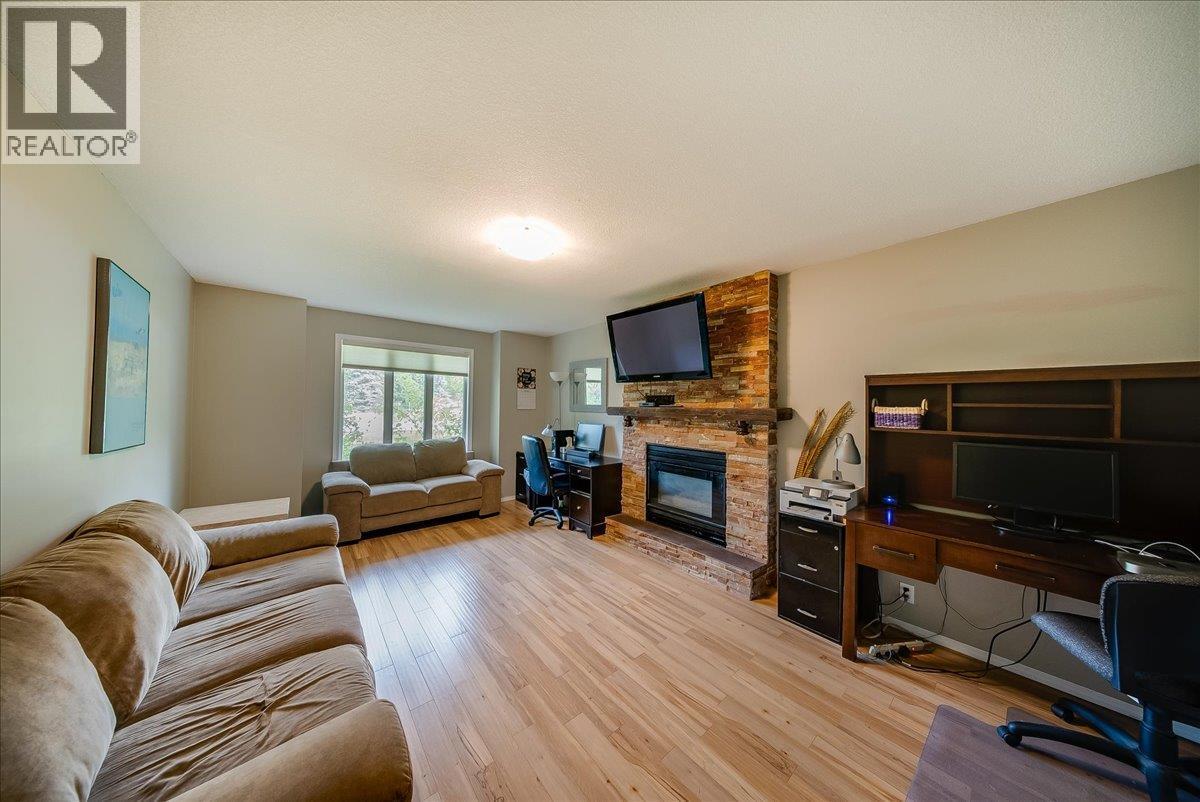 1545 Columbia Road, Ootischenia, BC