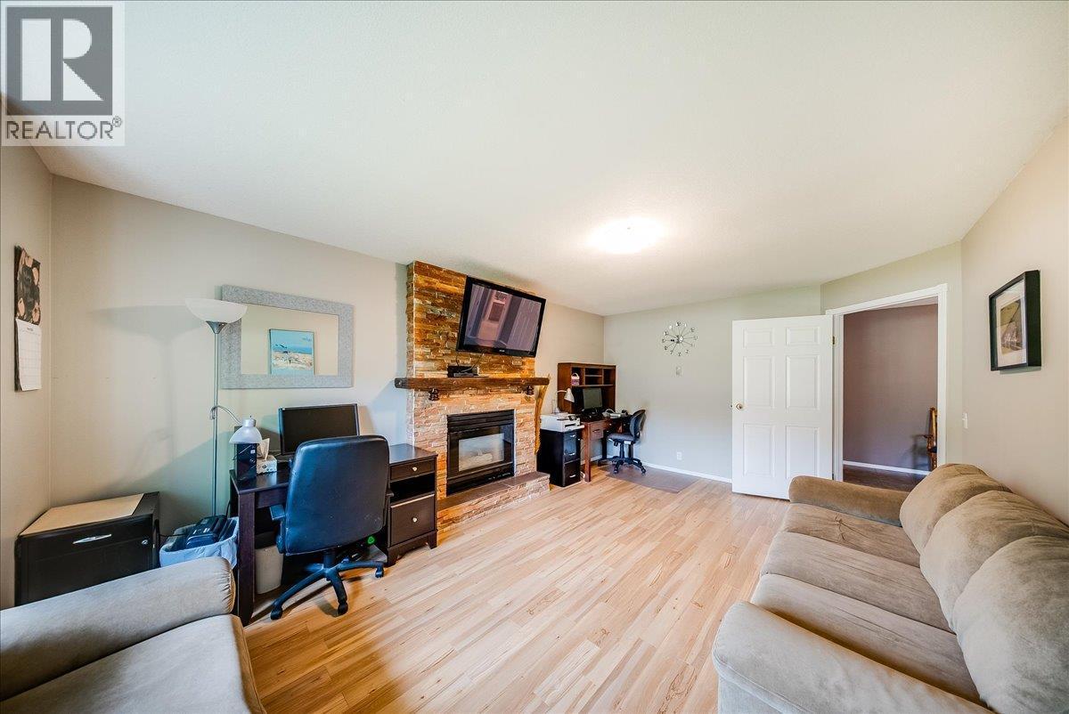 1545 Columbia Road, Ootischenia, BC