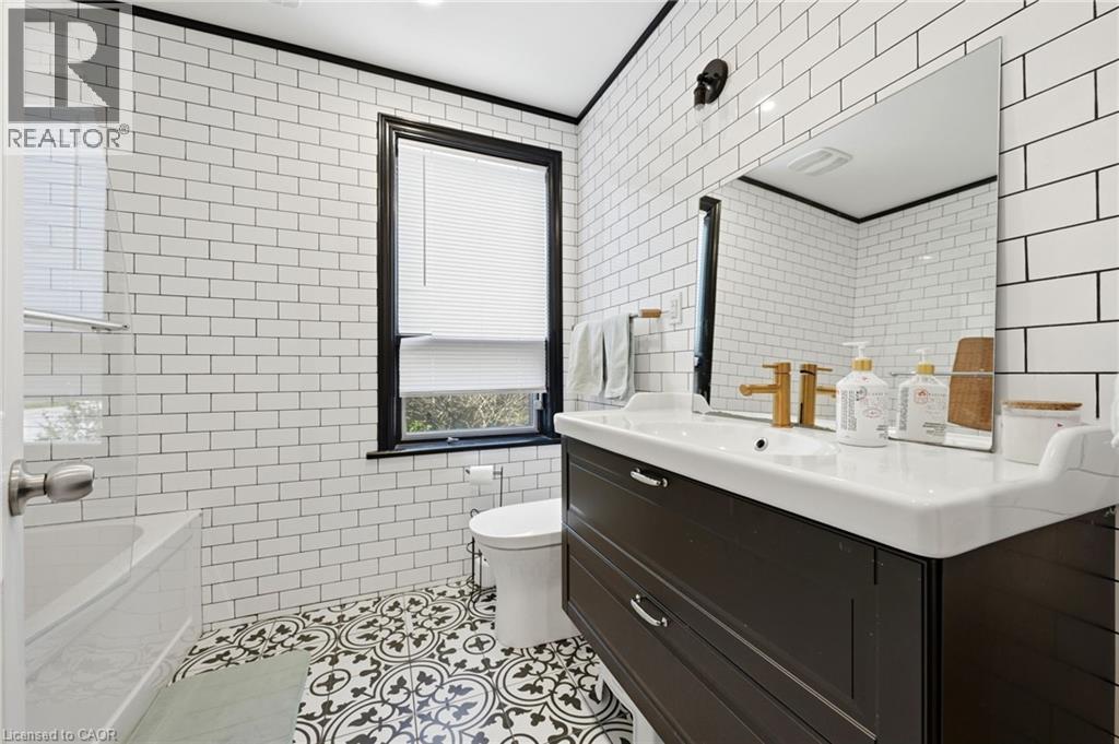 249 West 32Nd Street, Hamilton, ON