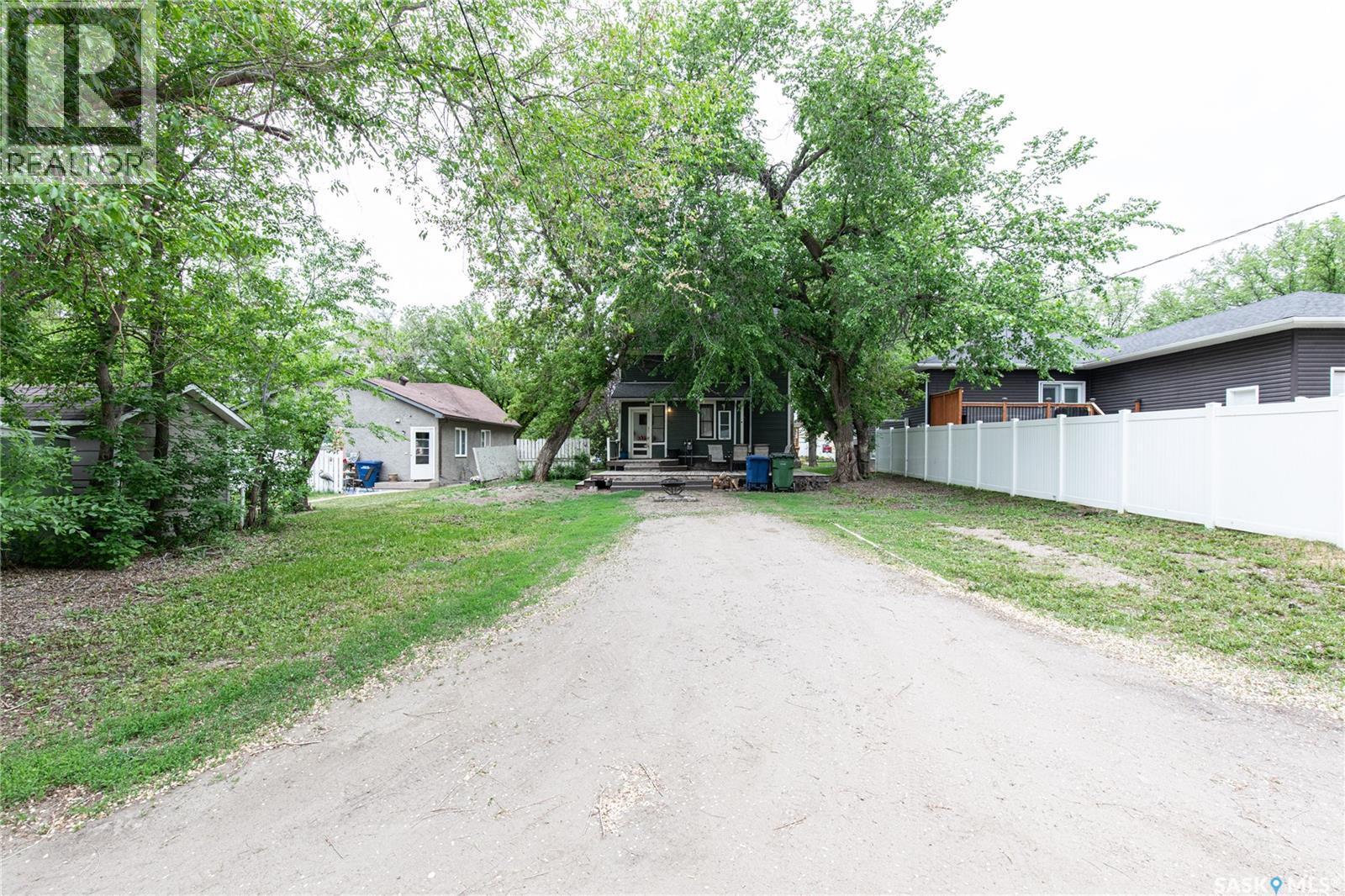 1059 Willow Avenue, Moose Jaw, SK