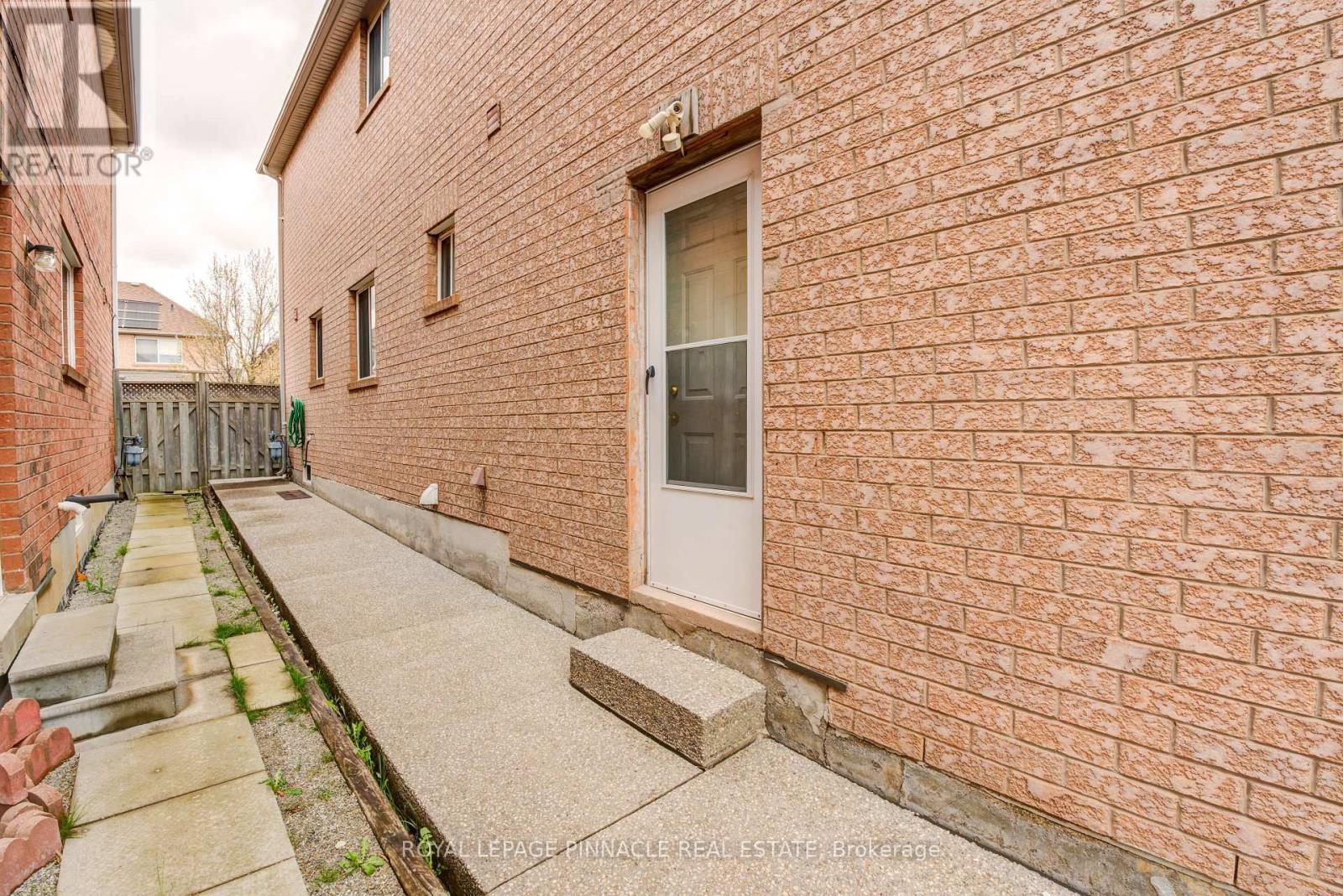 5921 Summerside Drive, Mississauga, ON