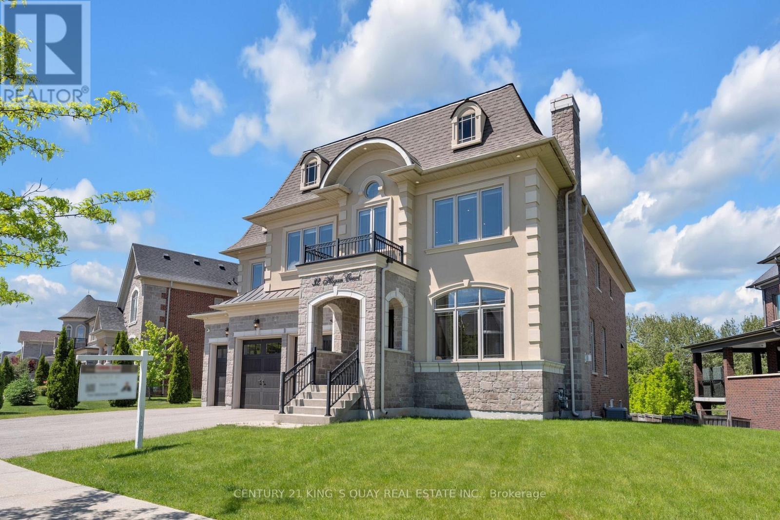 32 Hogan Court, King, ON