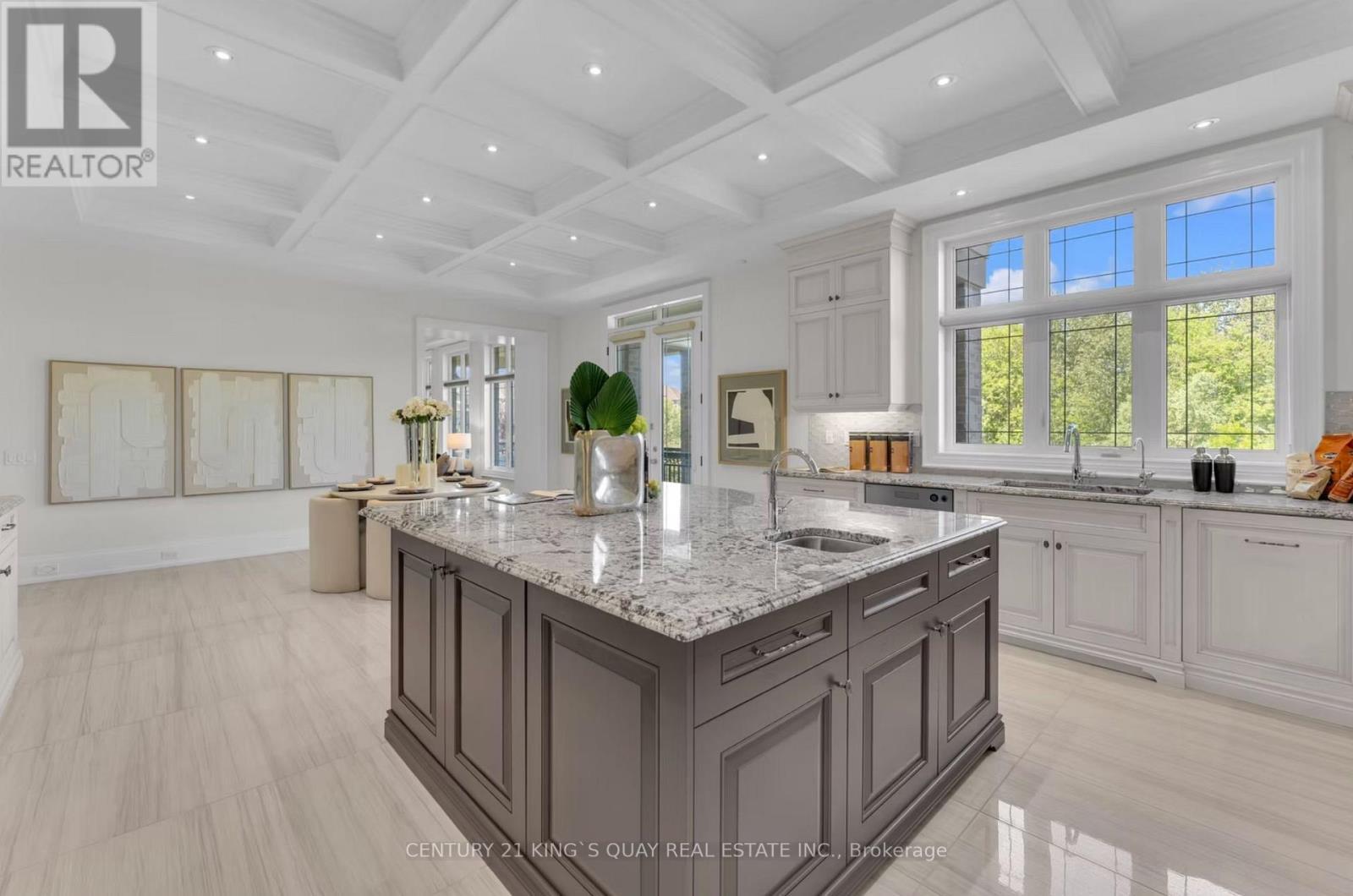 32 Hogan Court, King, ON