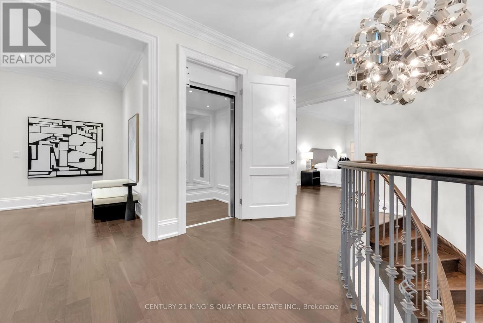 32 Hogan Court, King, ON