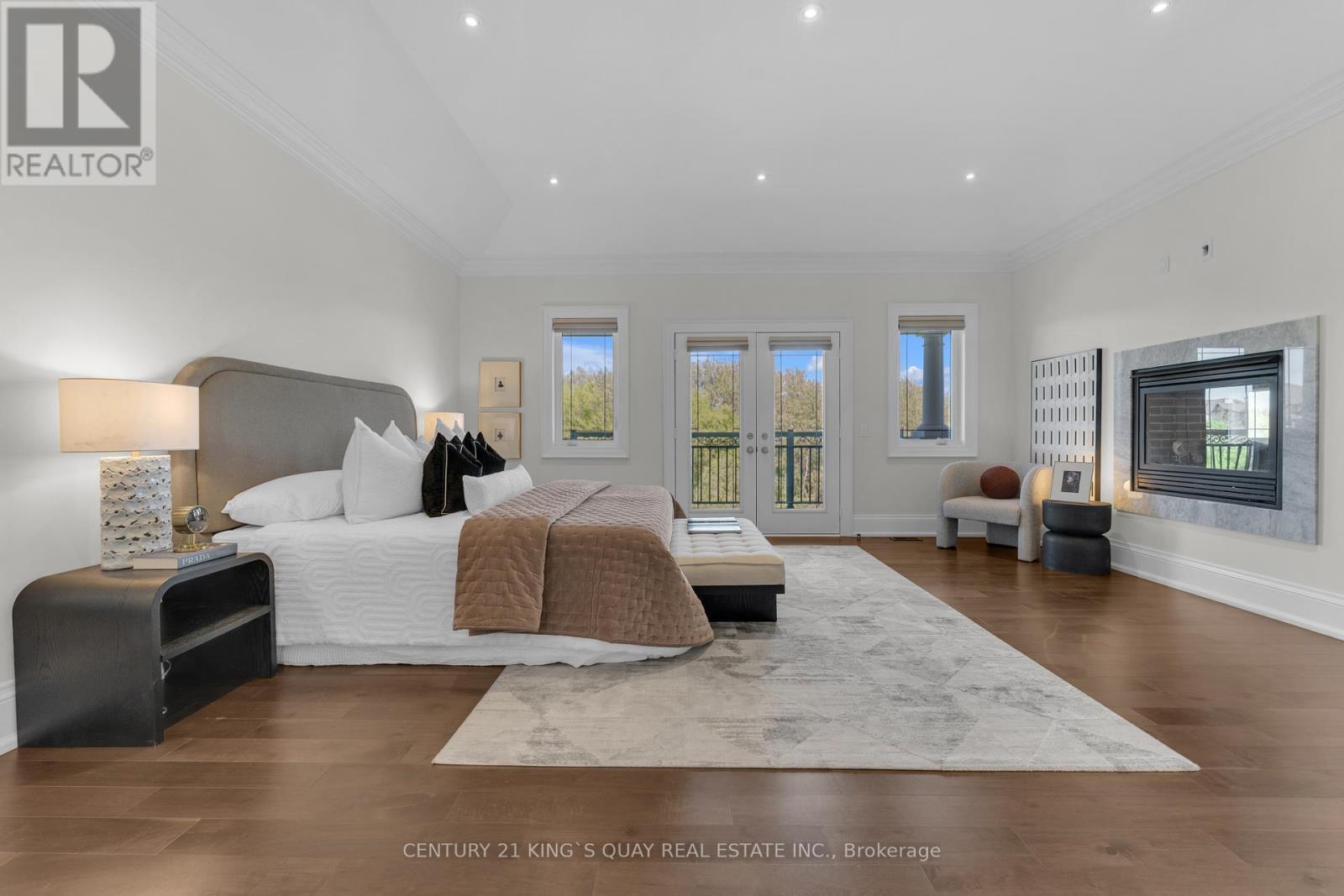32 Hogan Court, King, ON