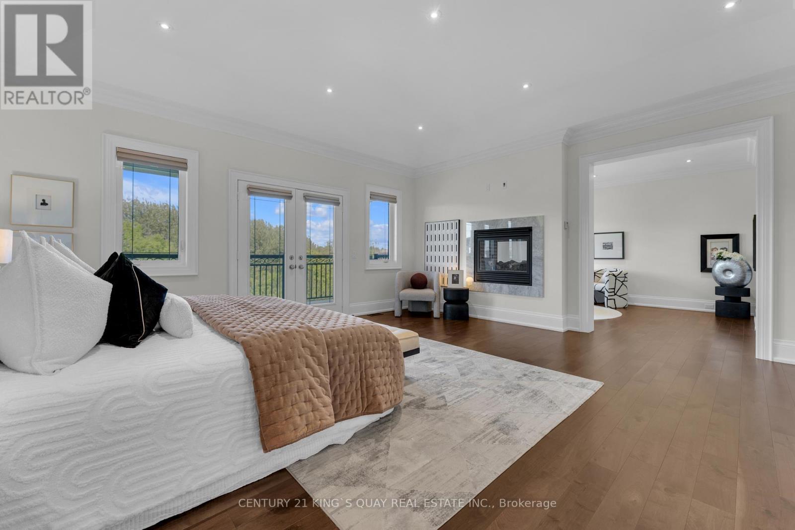 32 Hogan Court, King, ON