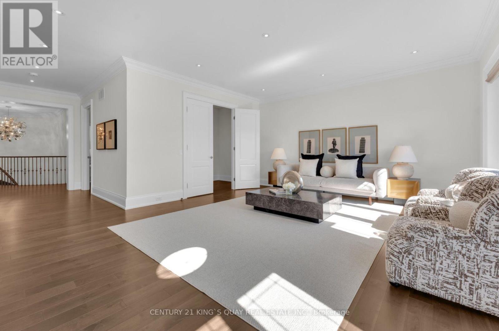 32 Hogan Court, King, ON