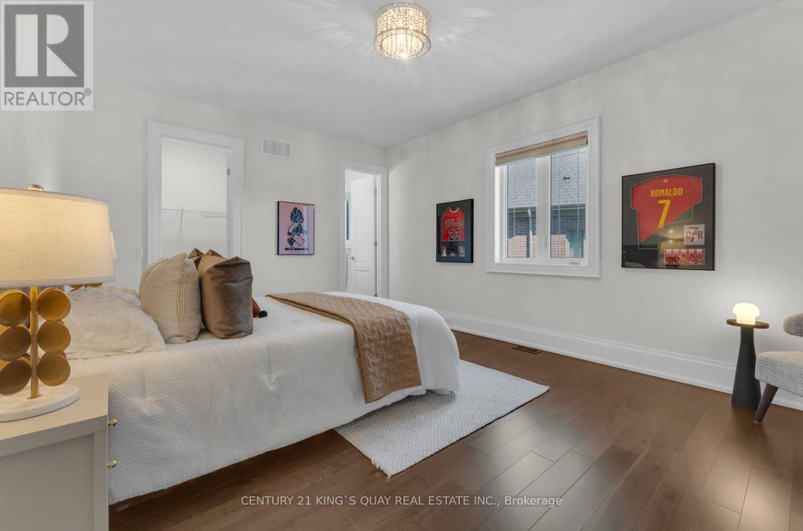 32 Hogan Court, King, ON