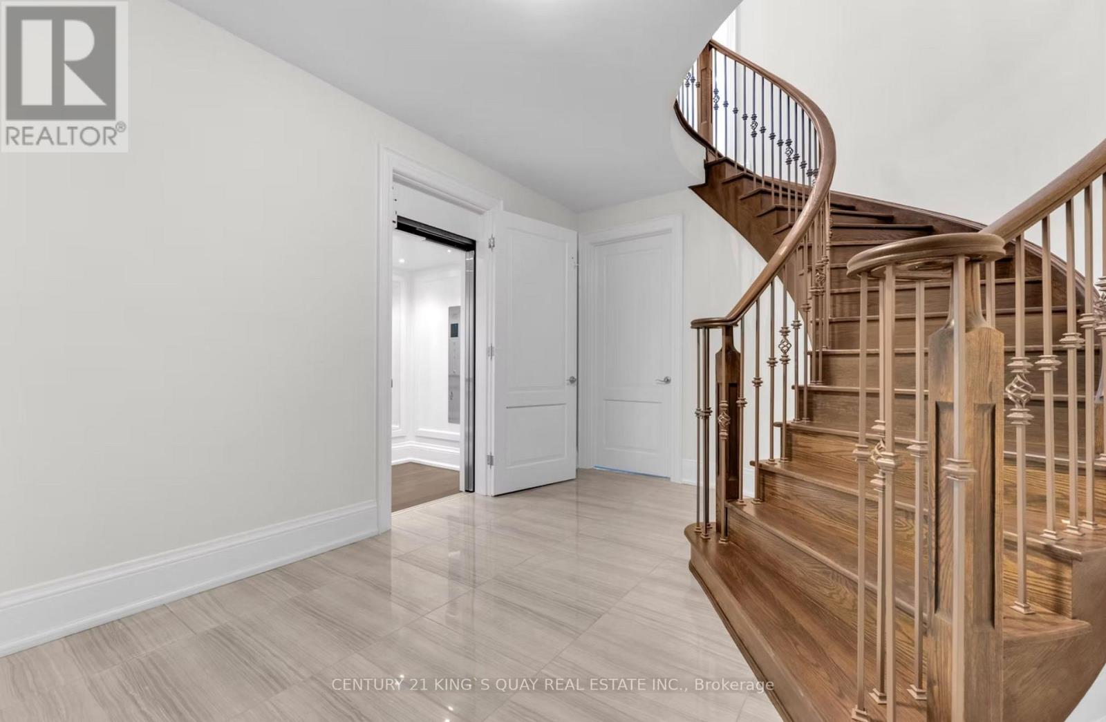 32 Hogan Court, King, ON