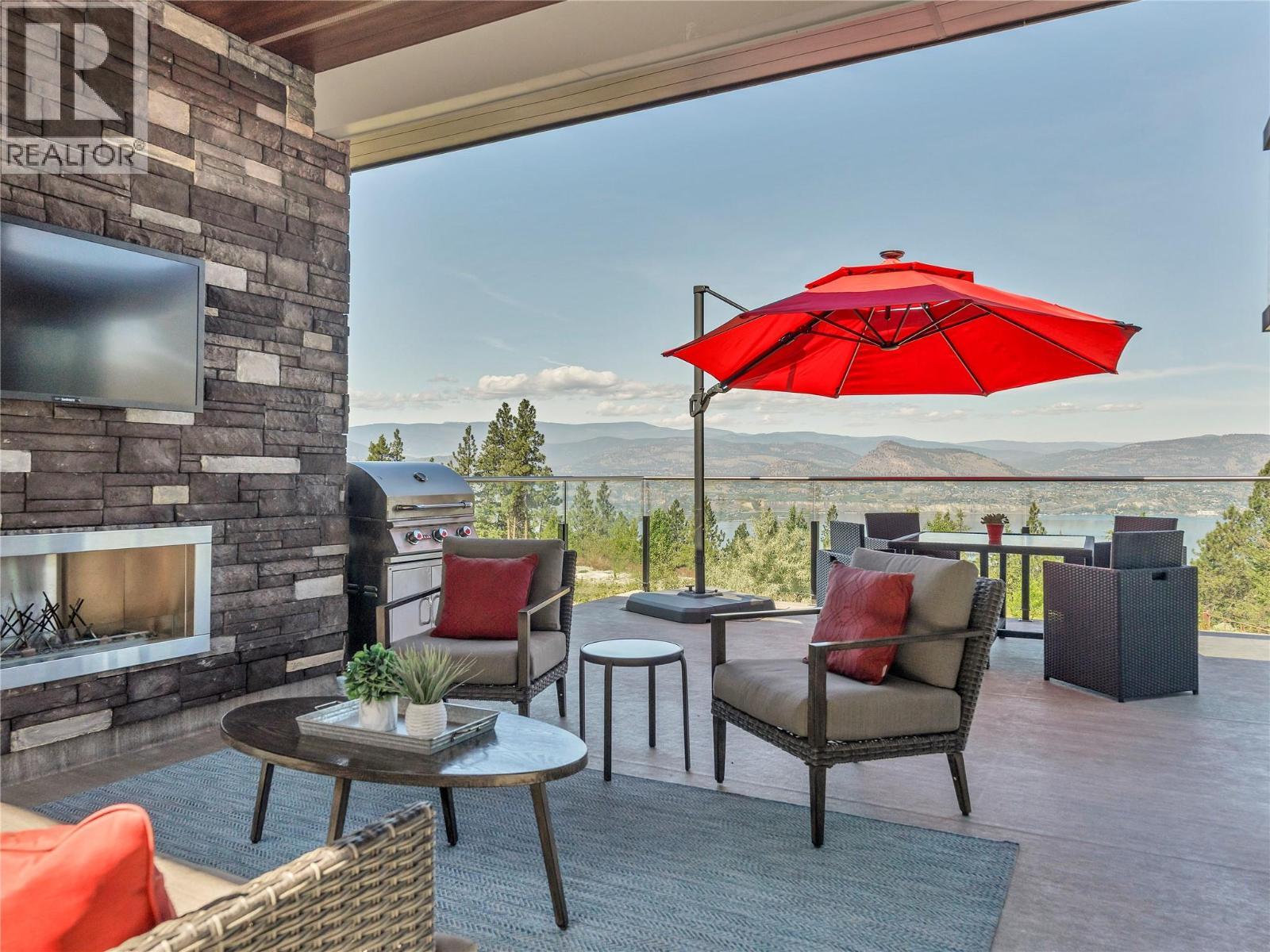 3060 Outlook Way, Naramata, BC