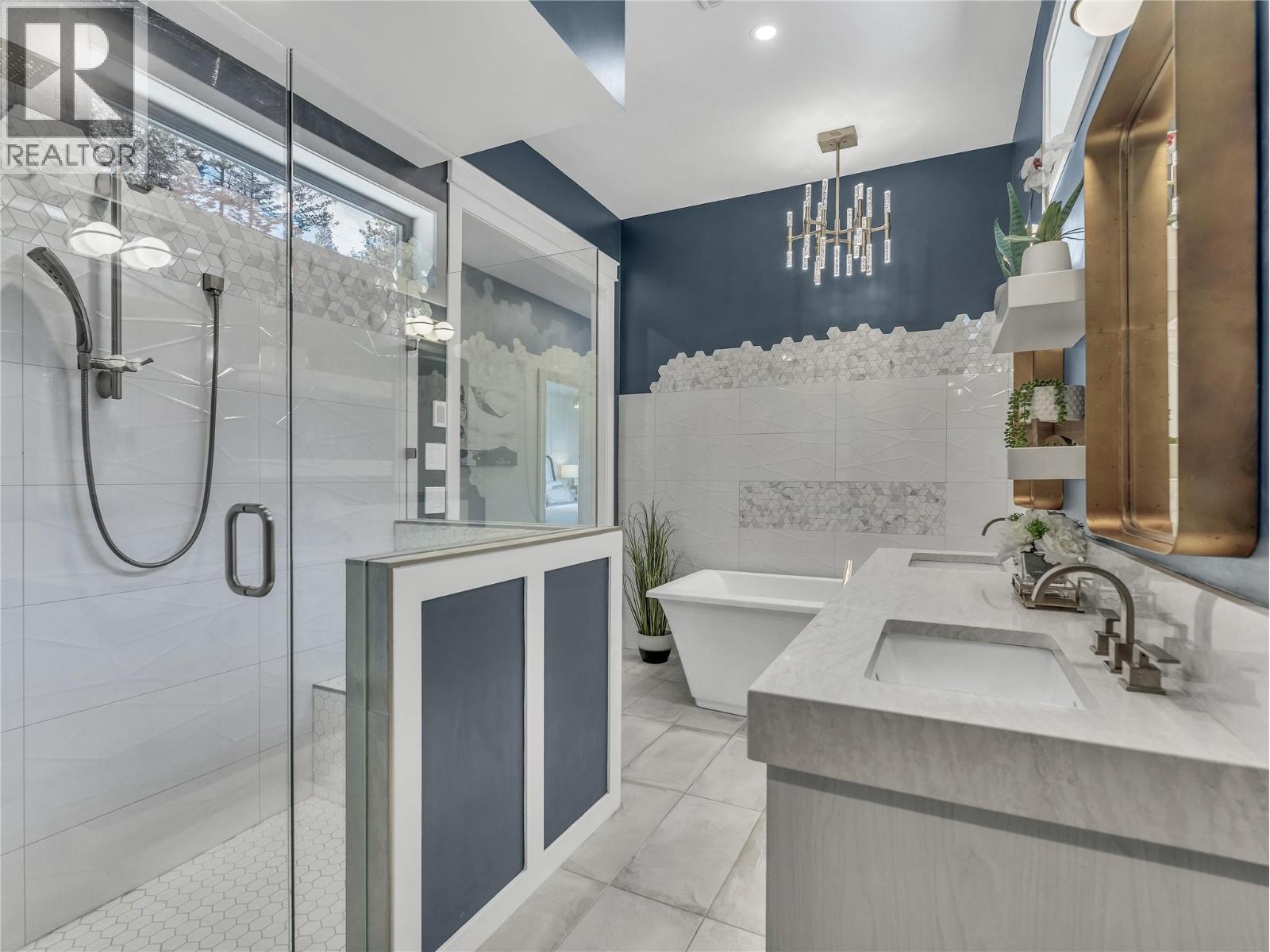 3060 Outlook Way, Naramata, BC