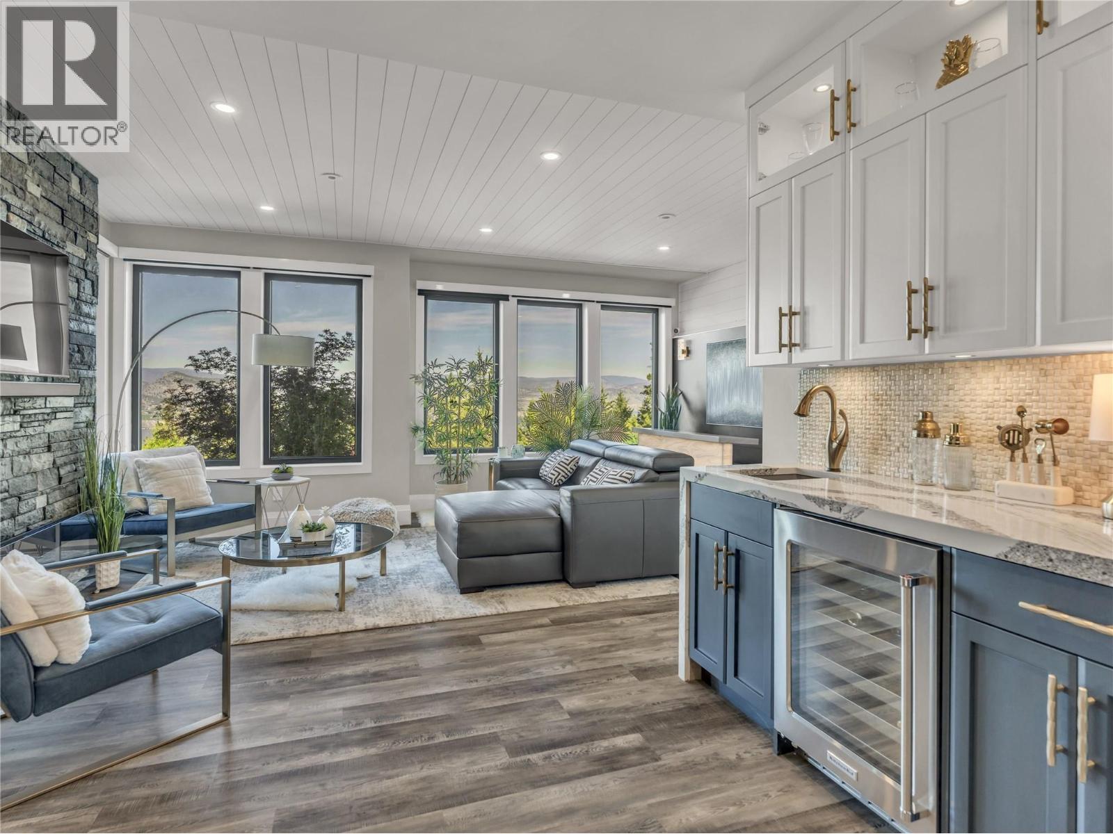 3060 Outlook Way, Naramata, BC