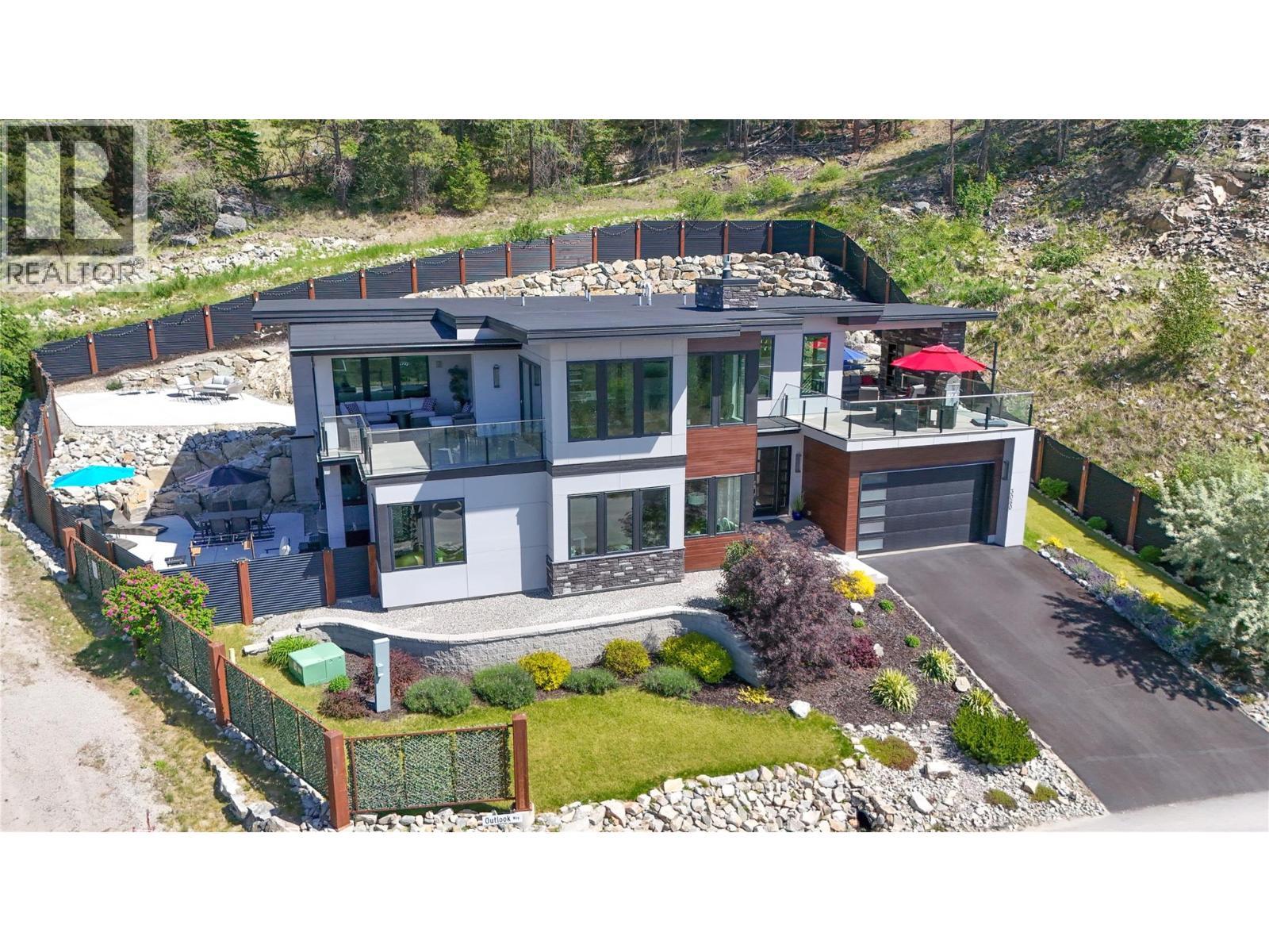 3060 Outlook Way, Naramata, BC