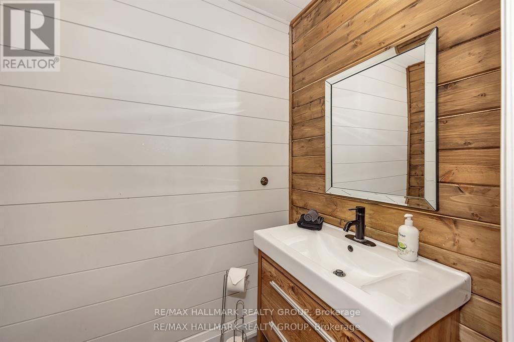 2294 Myers Cave Road, Frontenac (Frontenac North), ON