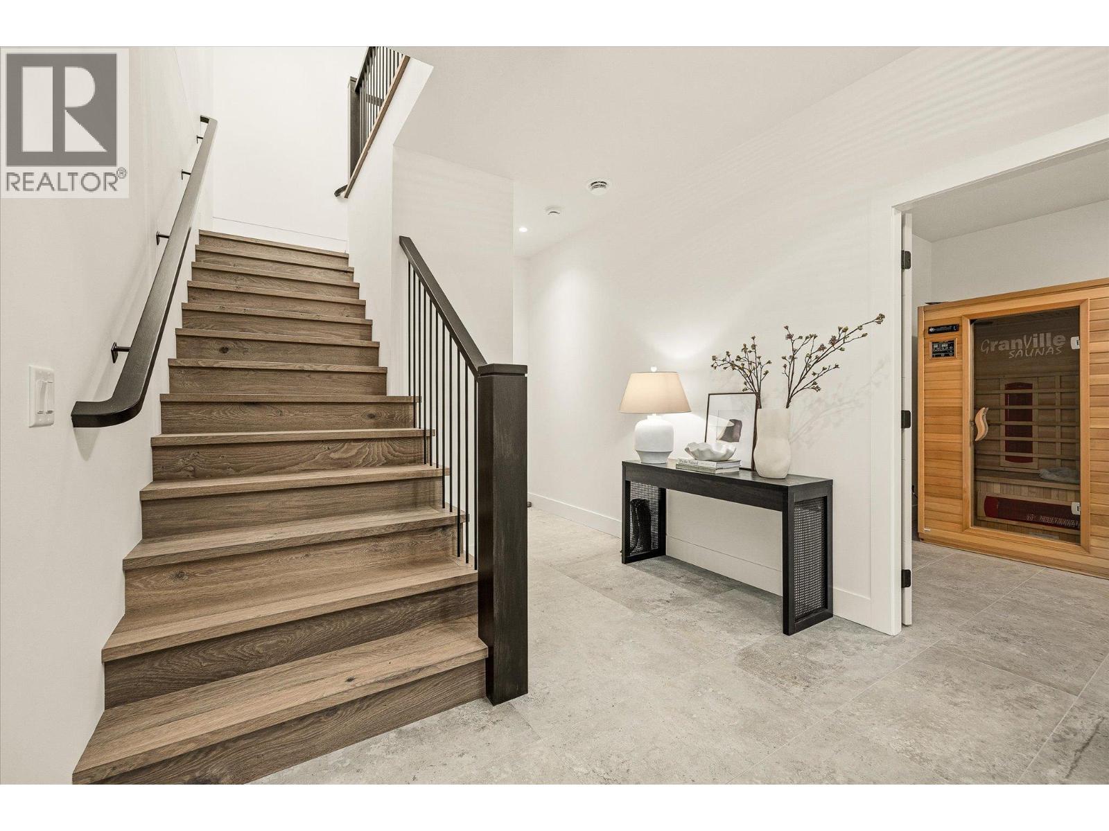 1437 April Springs Court, Kelowna, BC - Indoor Photo Showing Other Room